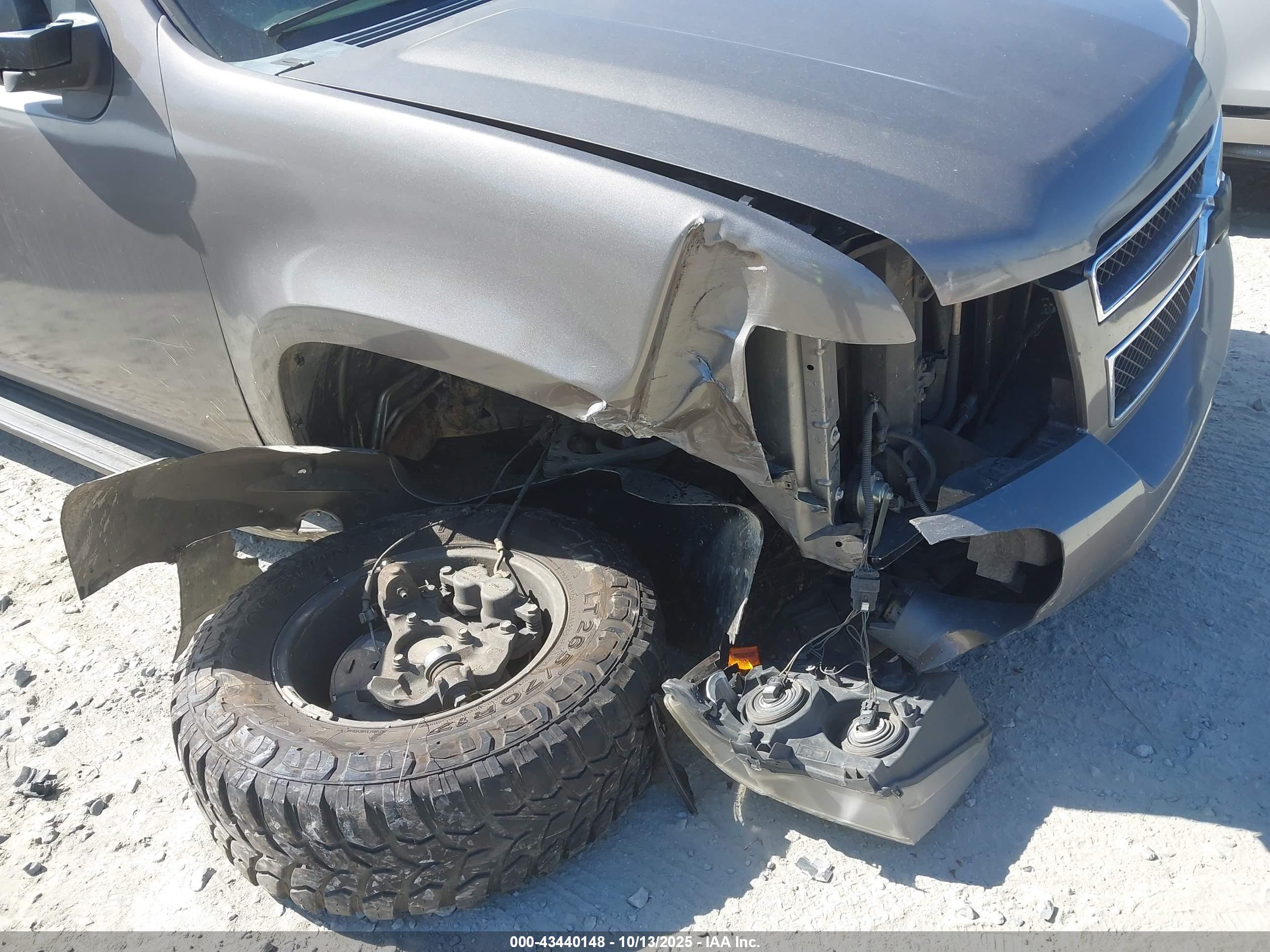 CHEVROLET TAHOE image 6
