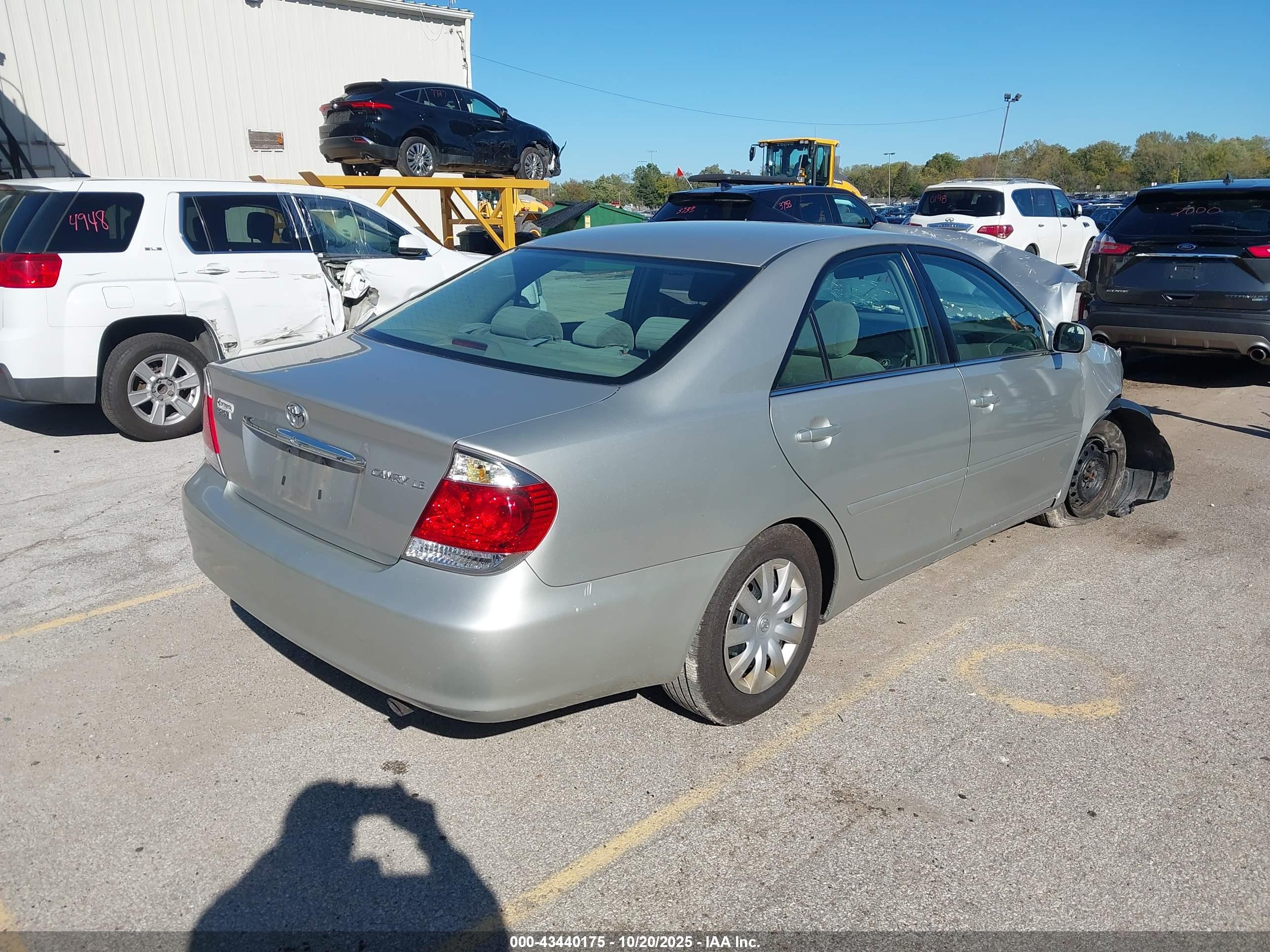 TOYOTA CAMRY image 4