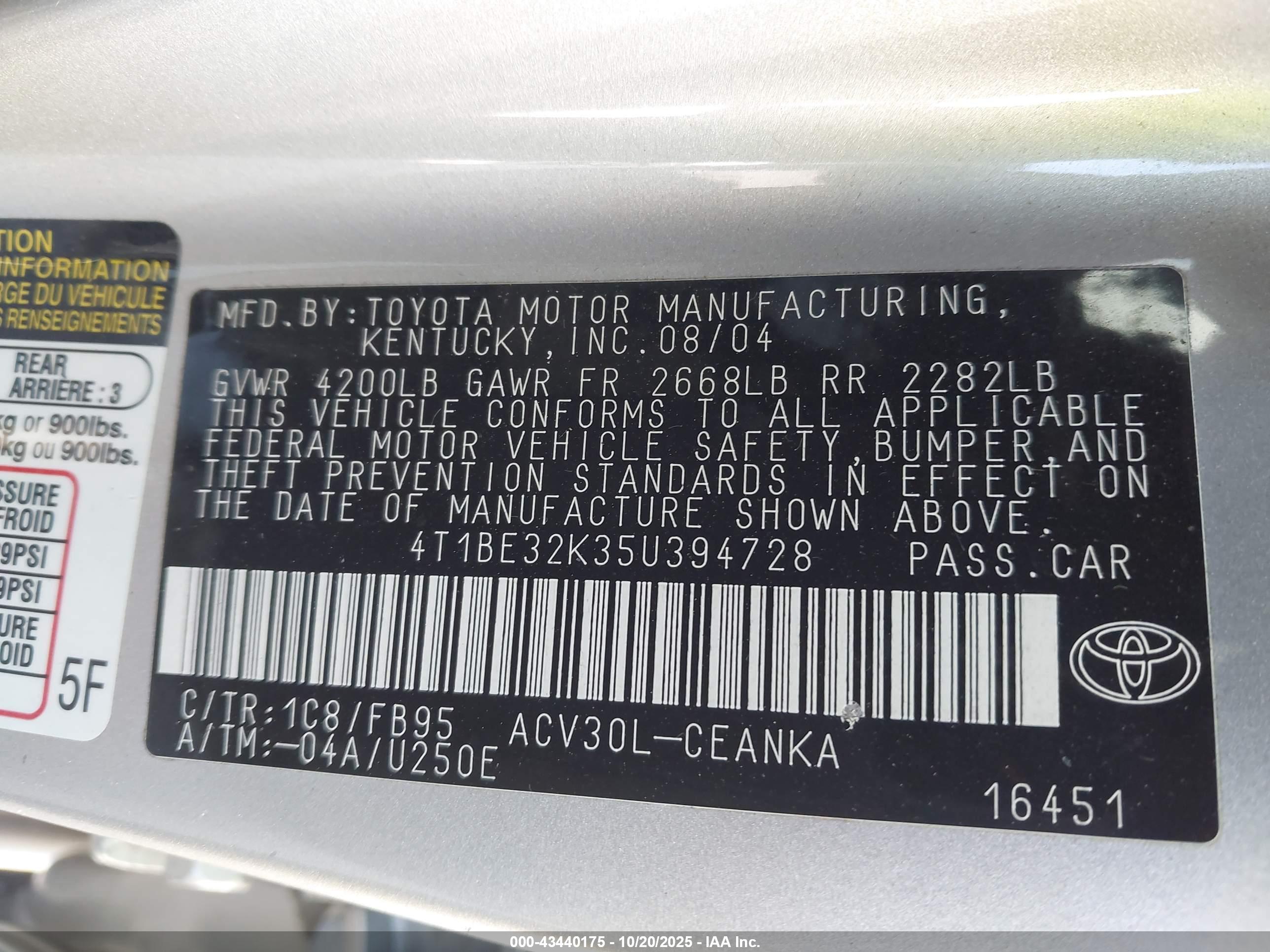TOYOTA CAMRY image 9