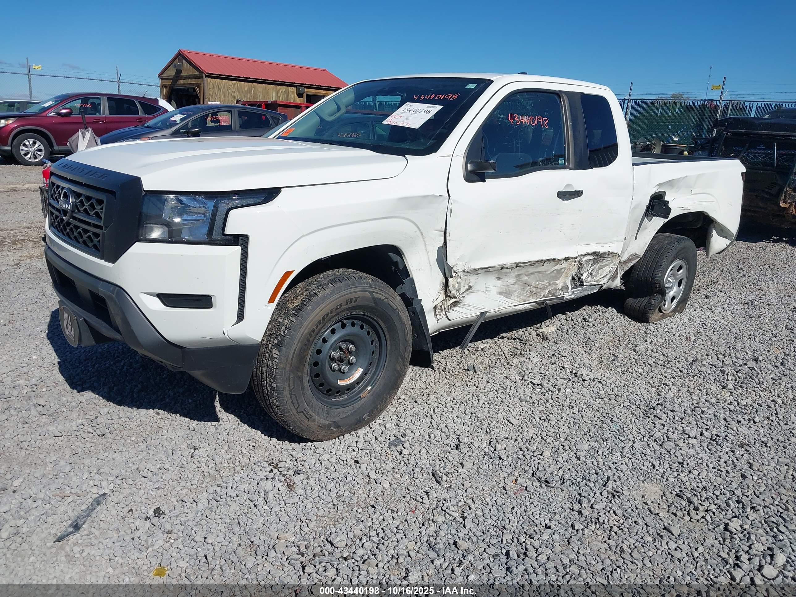 NISSAN FRONTIER image 2