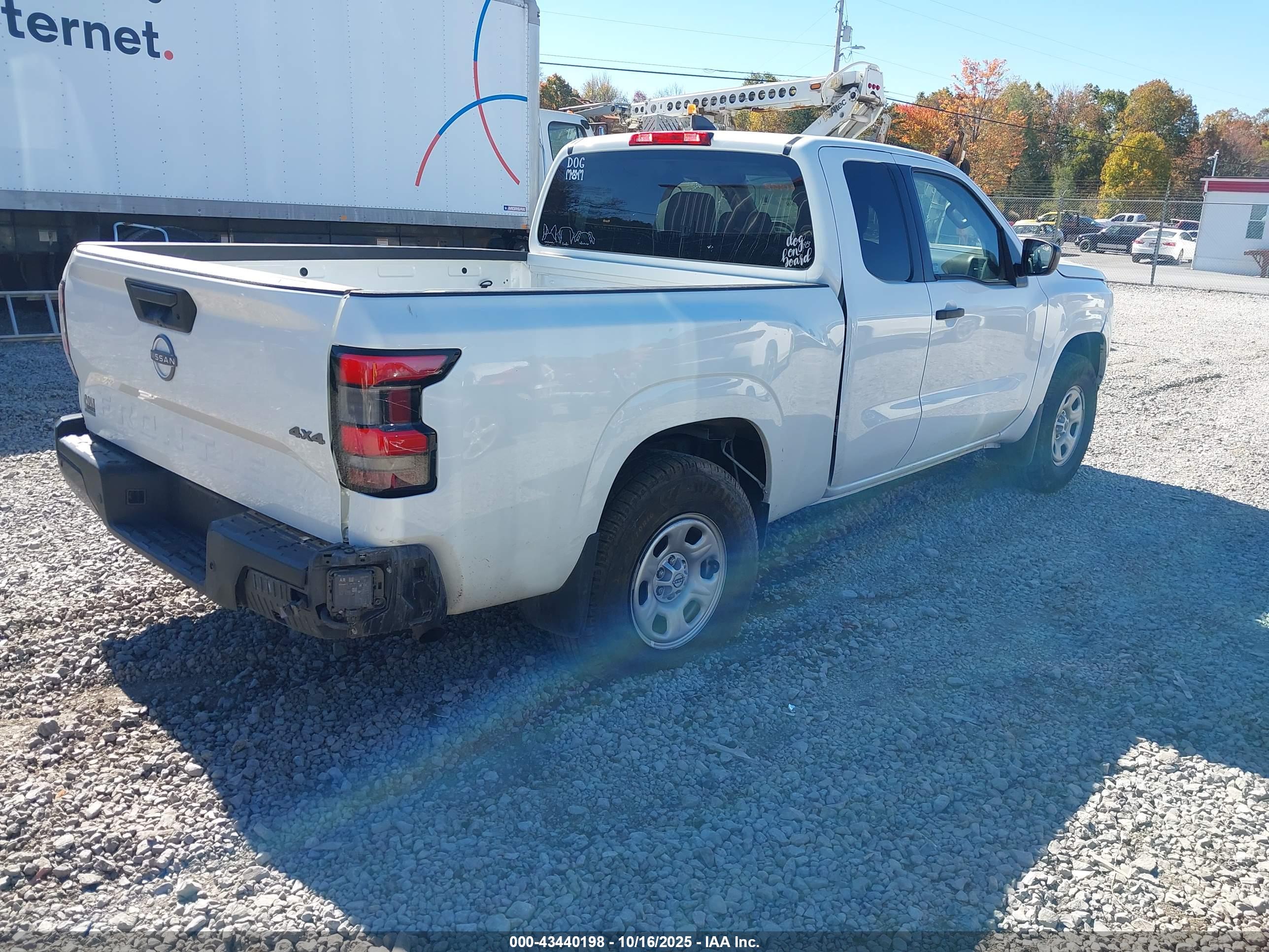 NISSAN FRONTIER image 4