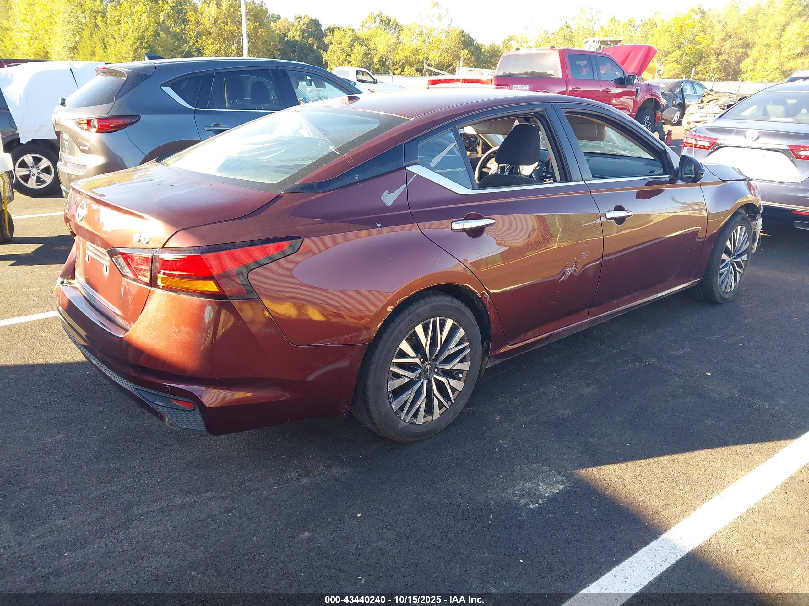 NISSAN ALTIMA image 4
