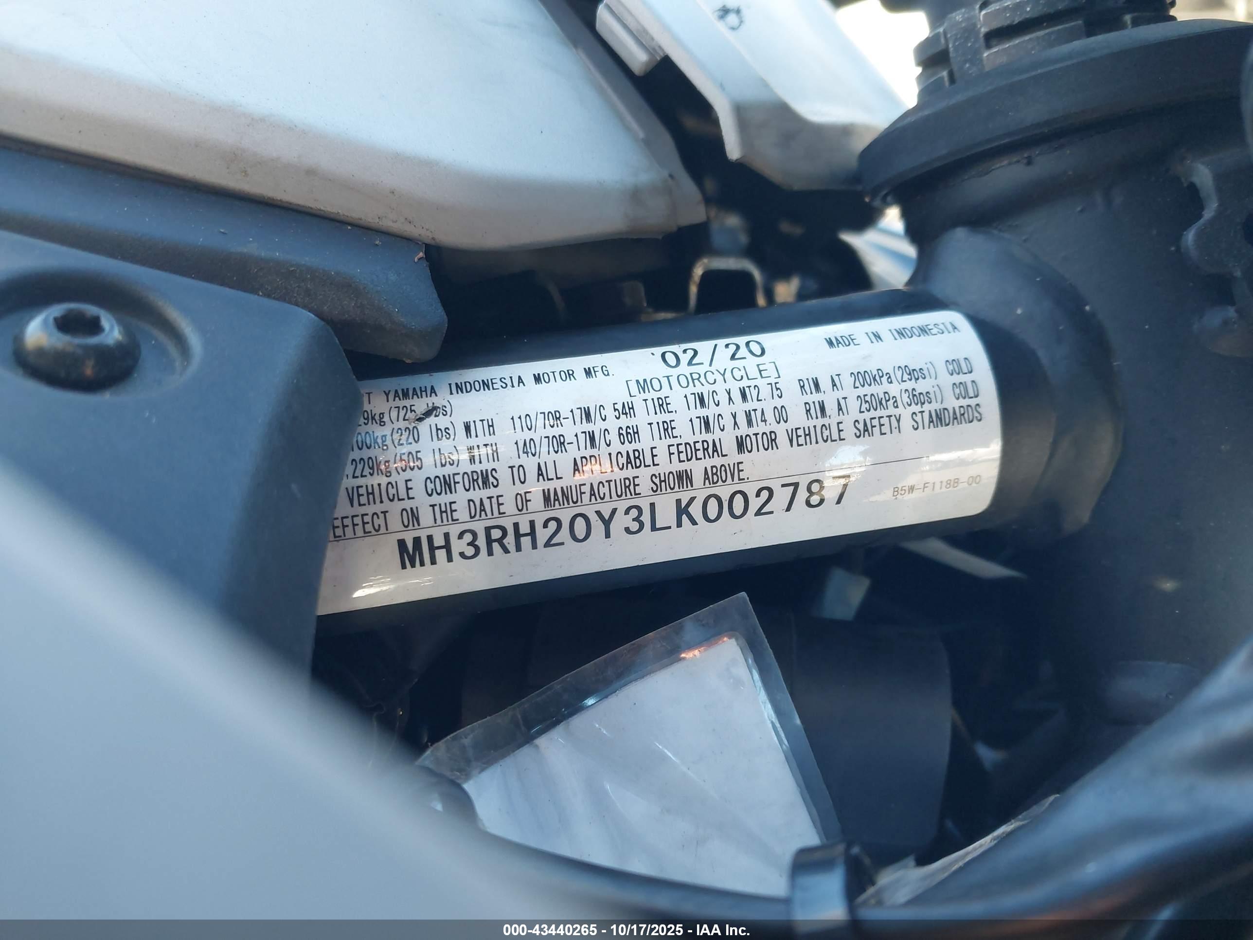 YAMAHA MT-03 image 10