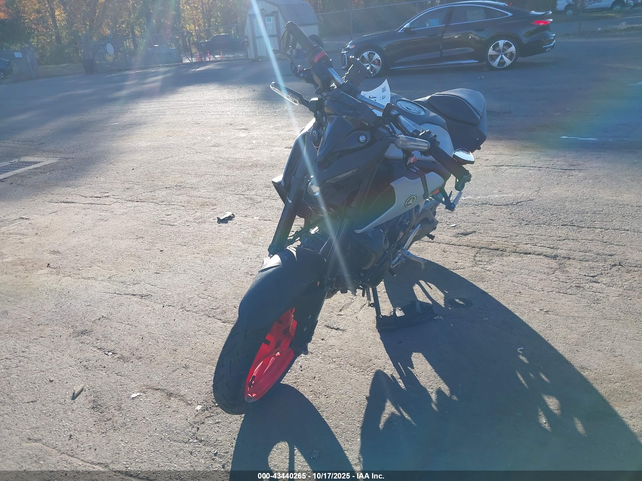 YAMAHA MT-03 image 2