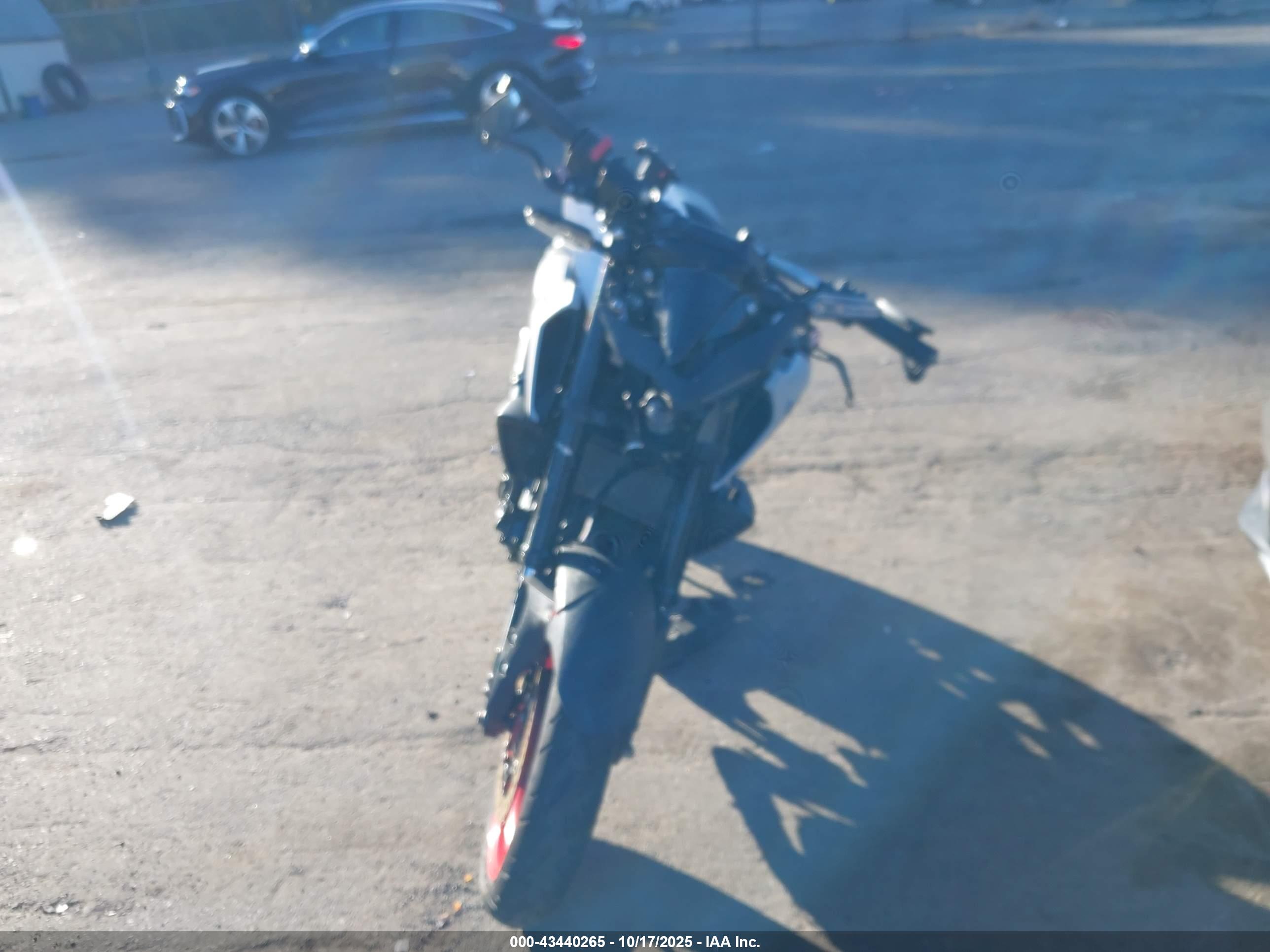 YAMAHA MT-03 image 5