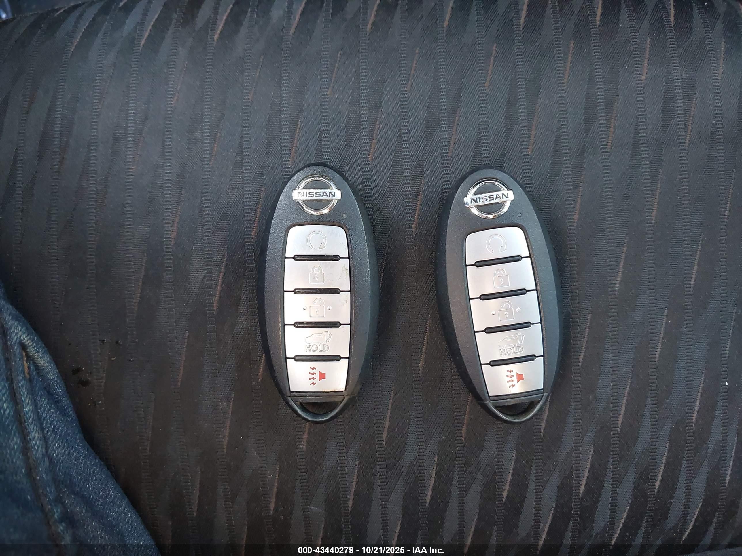 NISSAN ROGUE image 11