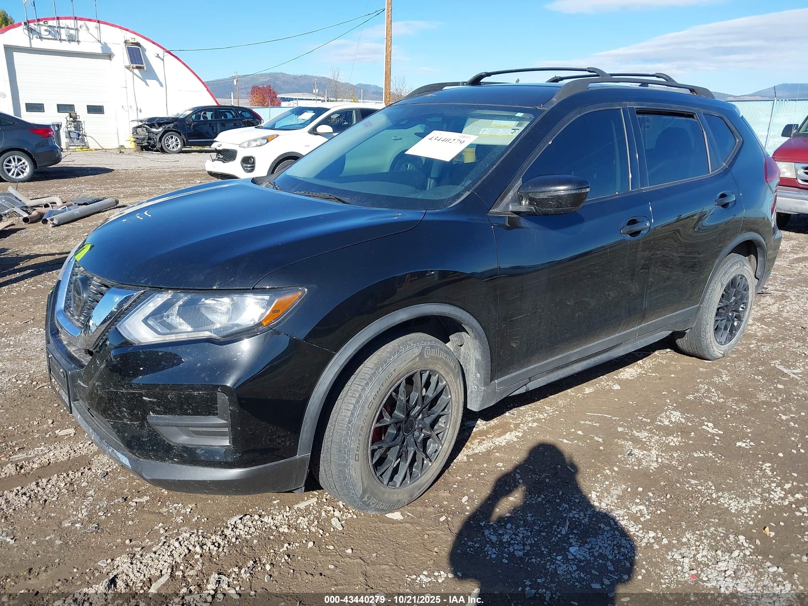 NISSAN ROGUE image 2