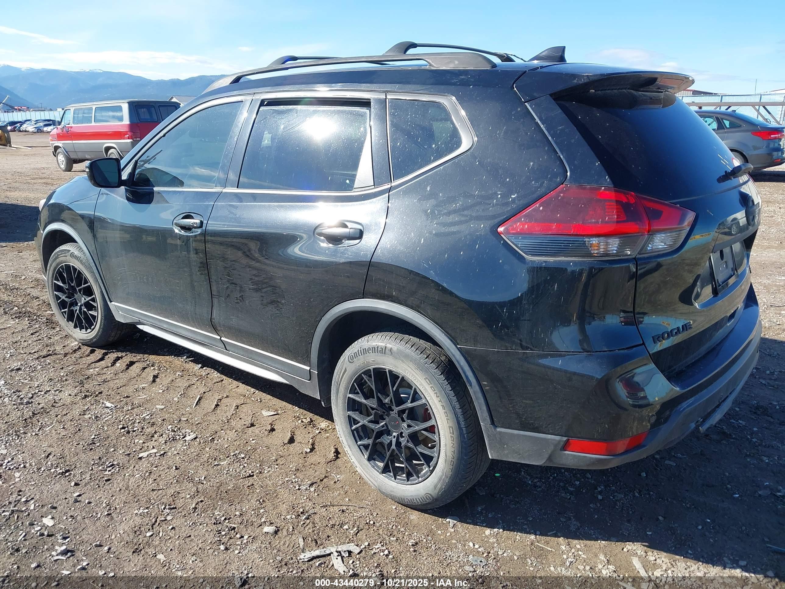NISSAN ROGUE image 3