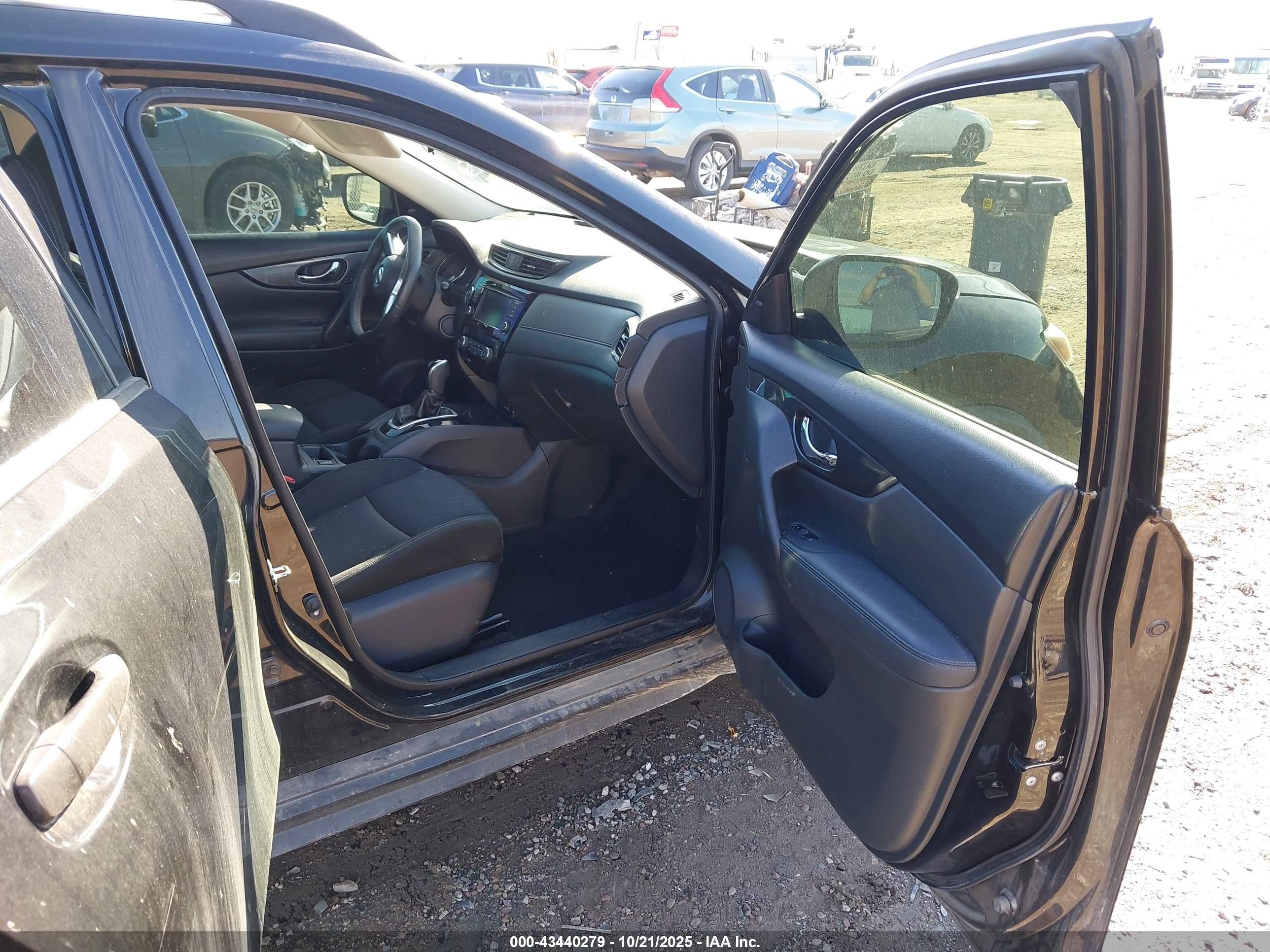 NISSAN ROGUE image 5
