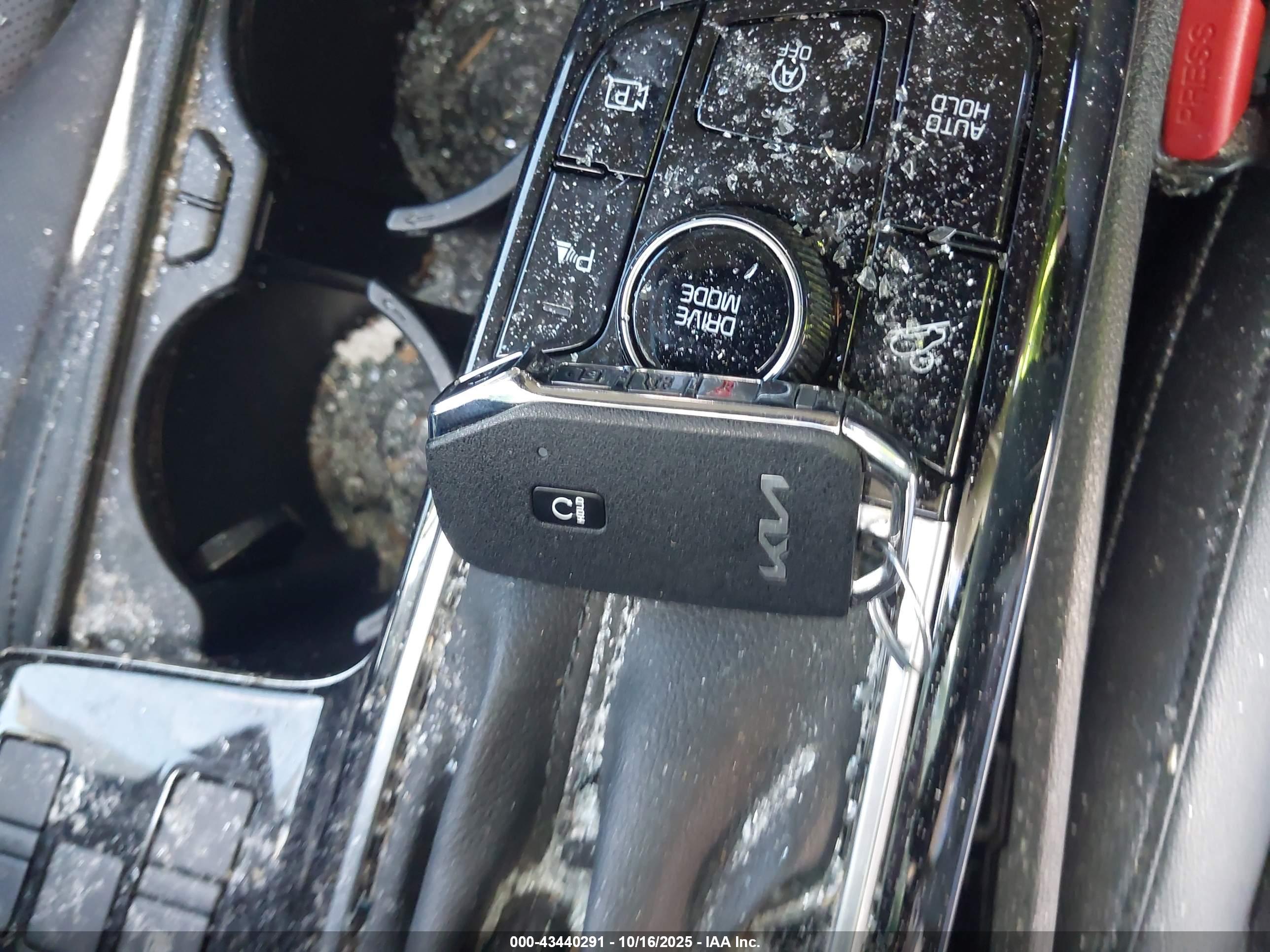 KIA SPORTAGE image 11