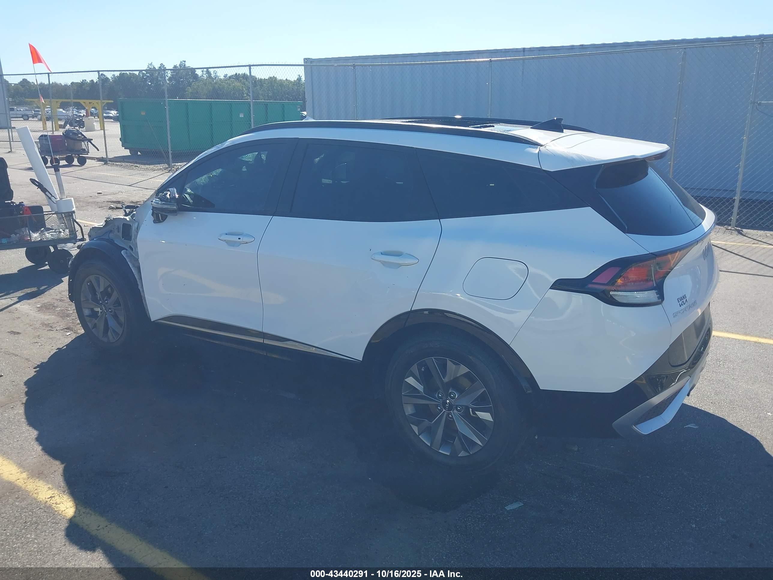 KIA SPORTAGE image 3