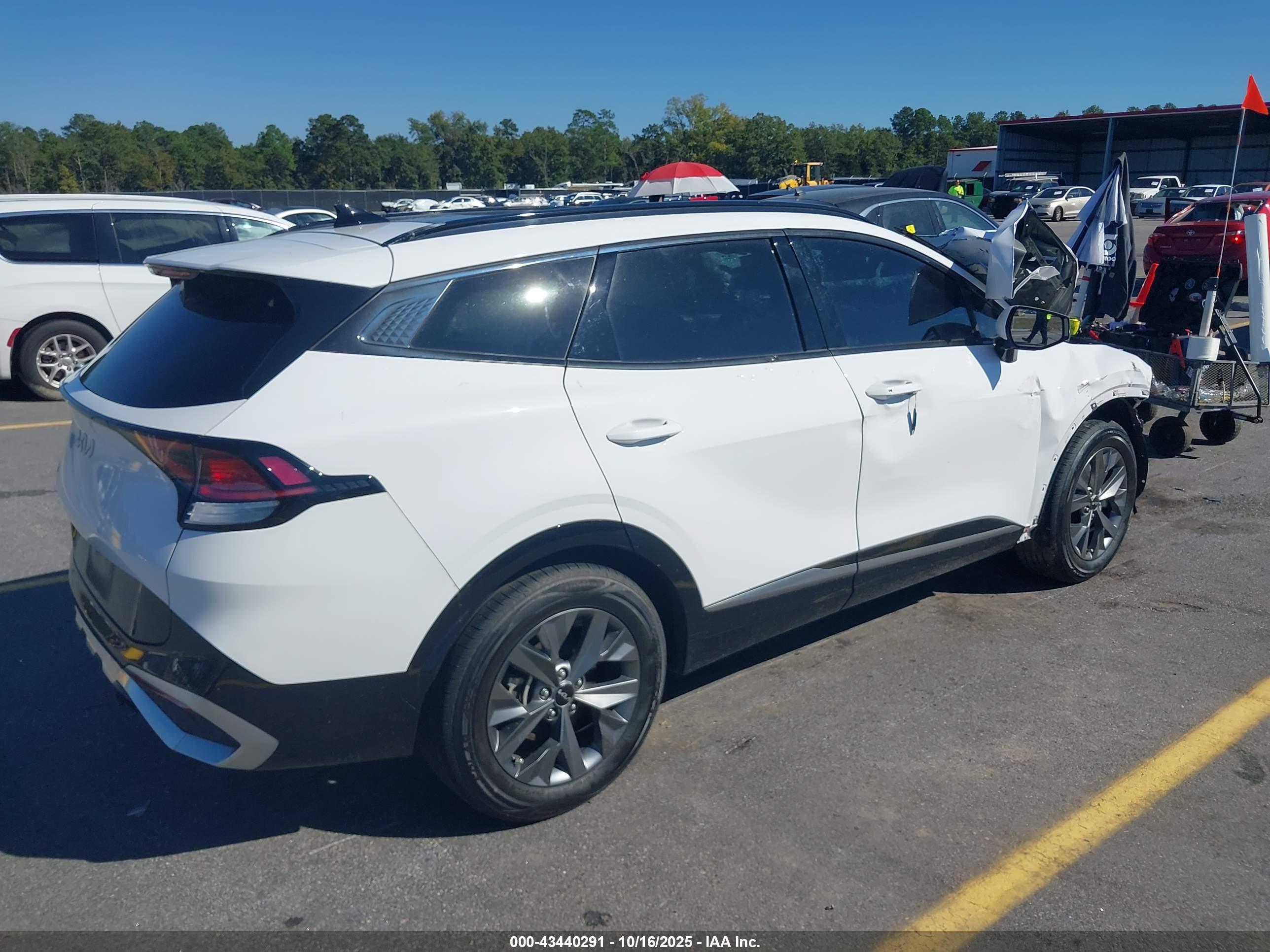 KIA SPORTAGE image 4