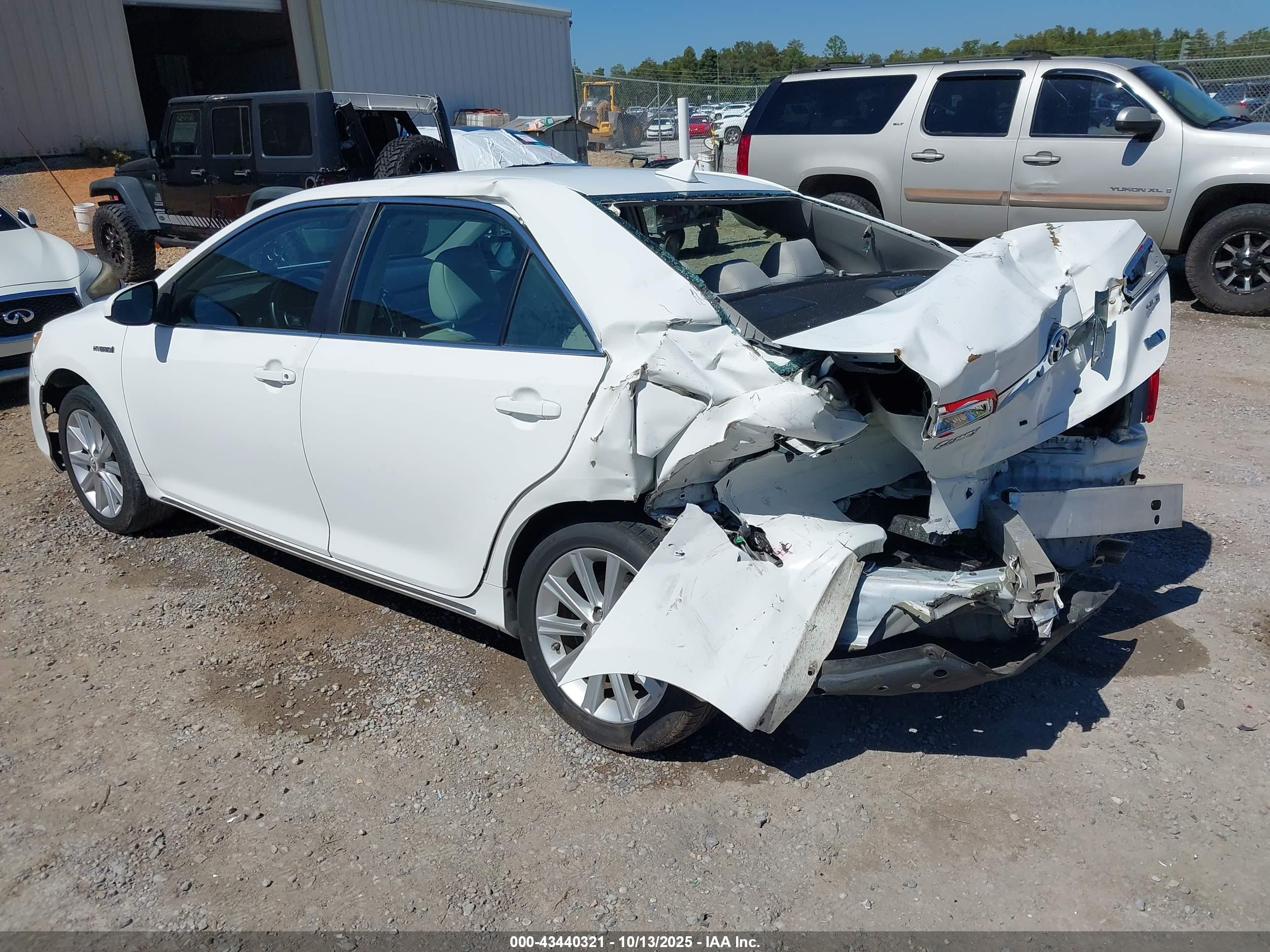TOYOTA CAMRY image 3