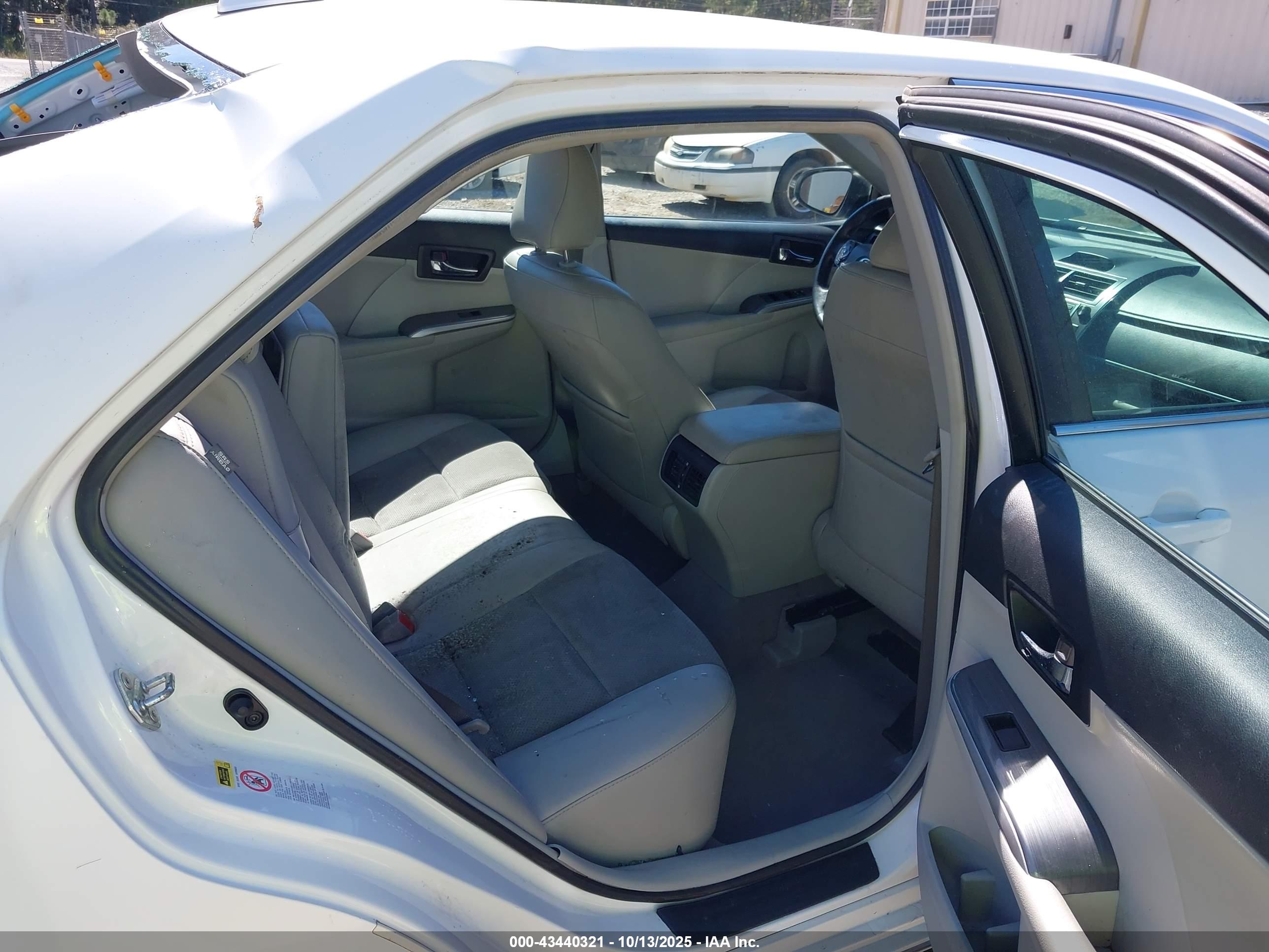TOYOTA CAMRY image 8