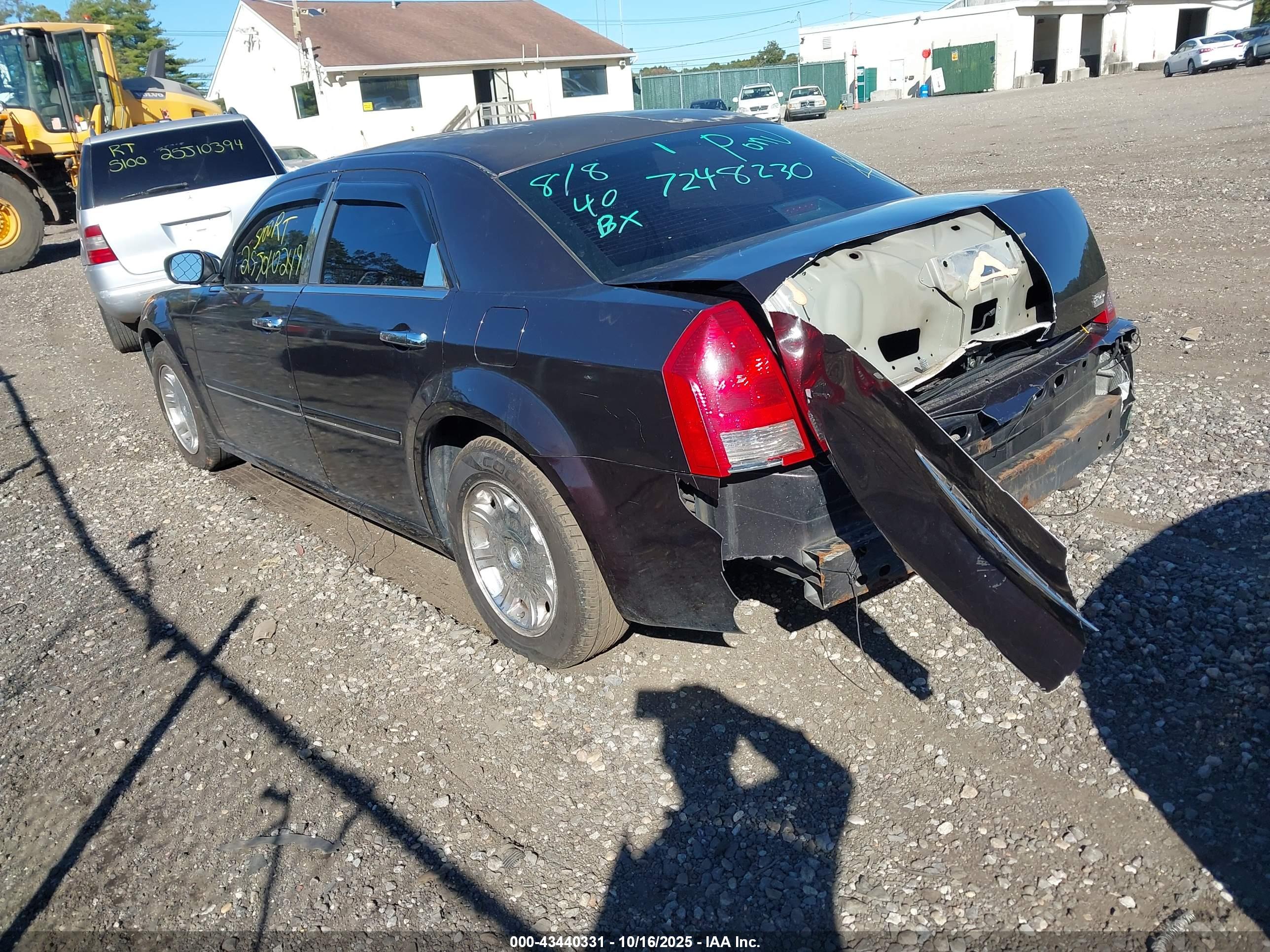 CHRYSLER 300 image 3