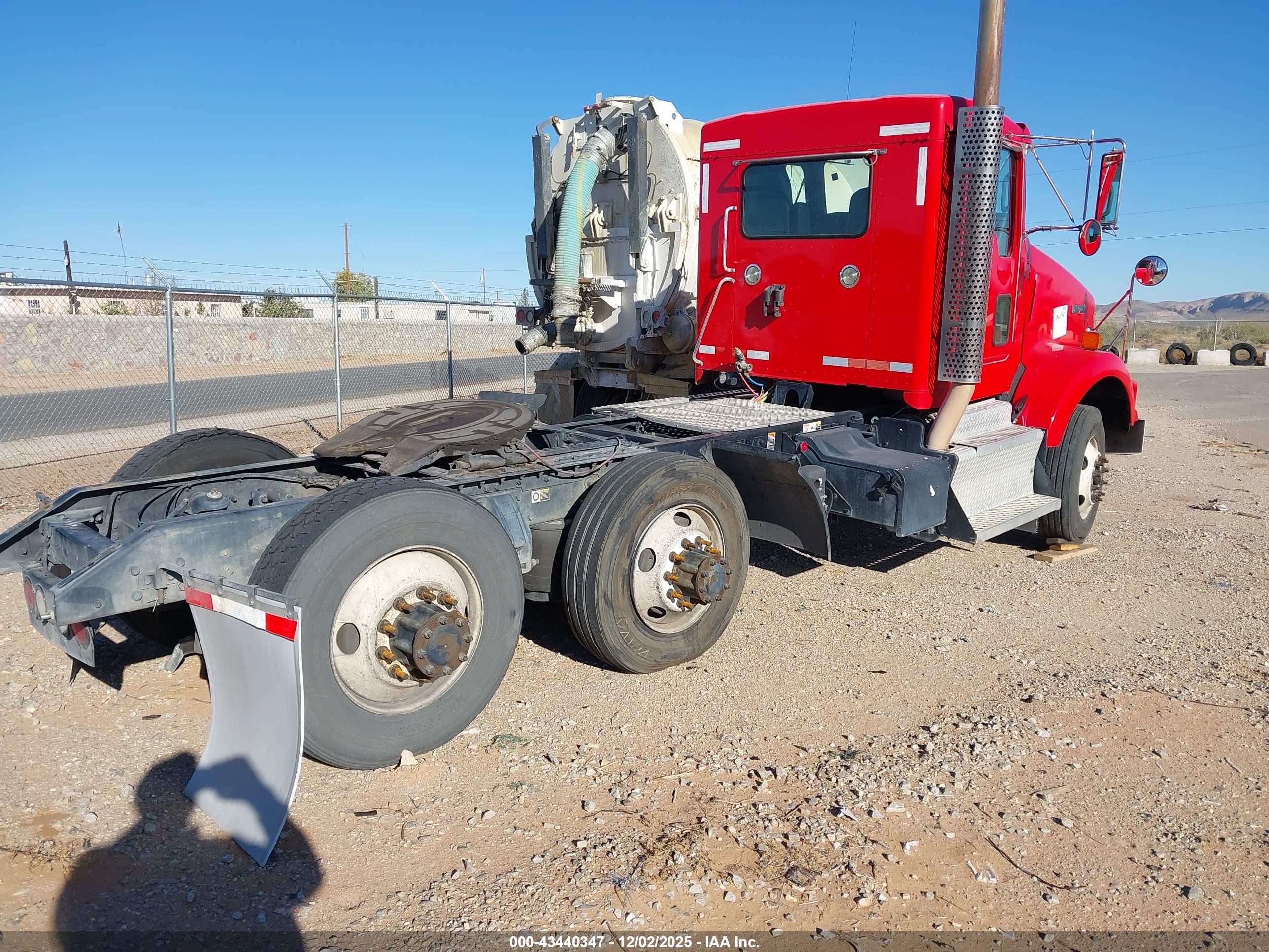KENWORTH CONSTRUCTION image 4