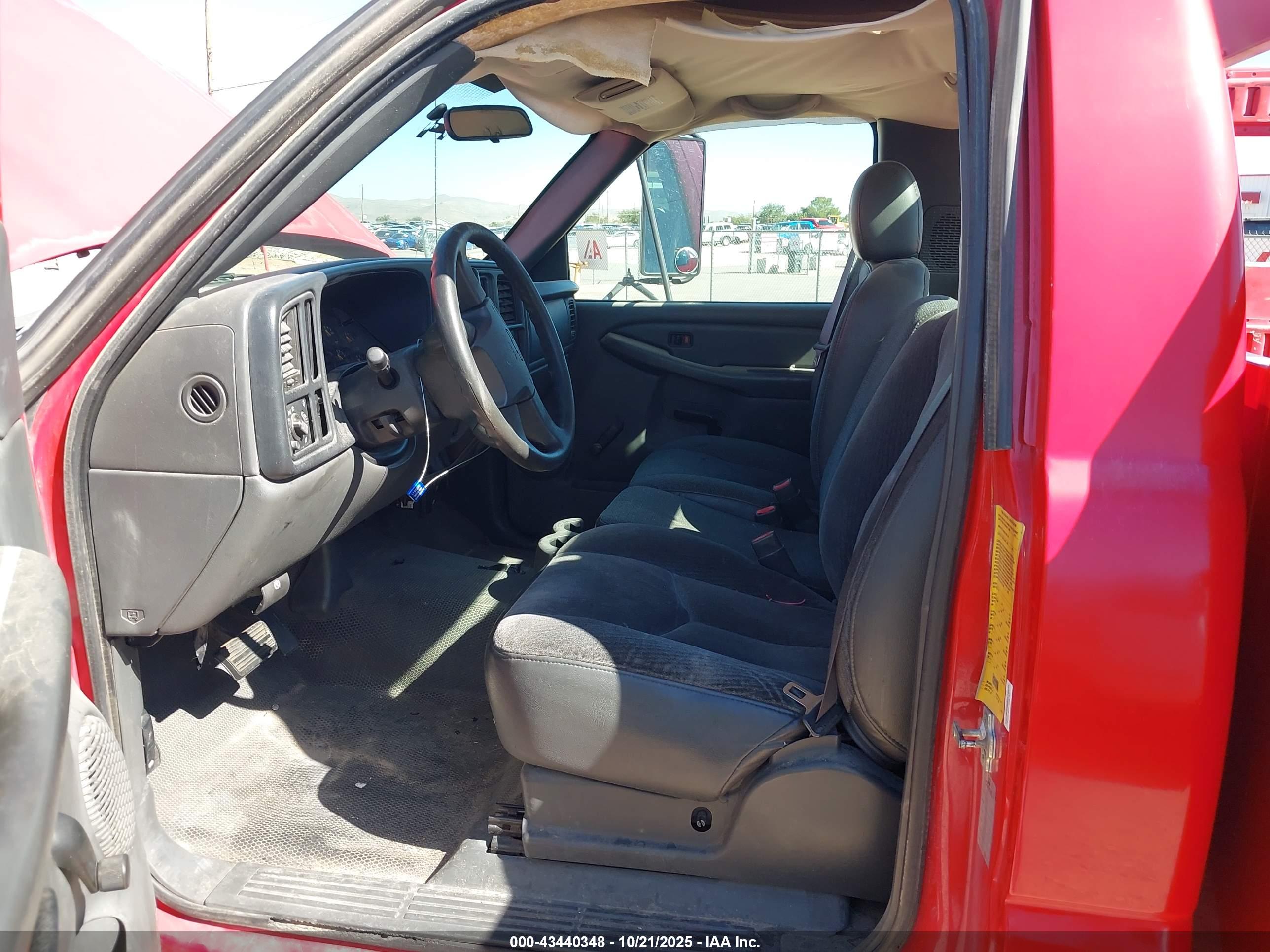 CHEVROLET SILVERADO image 7