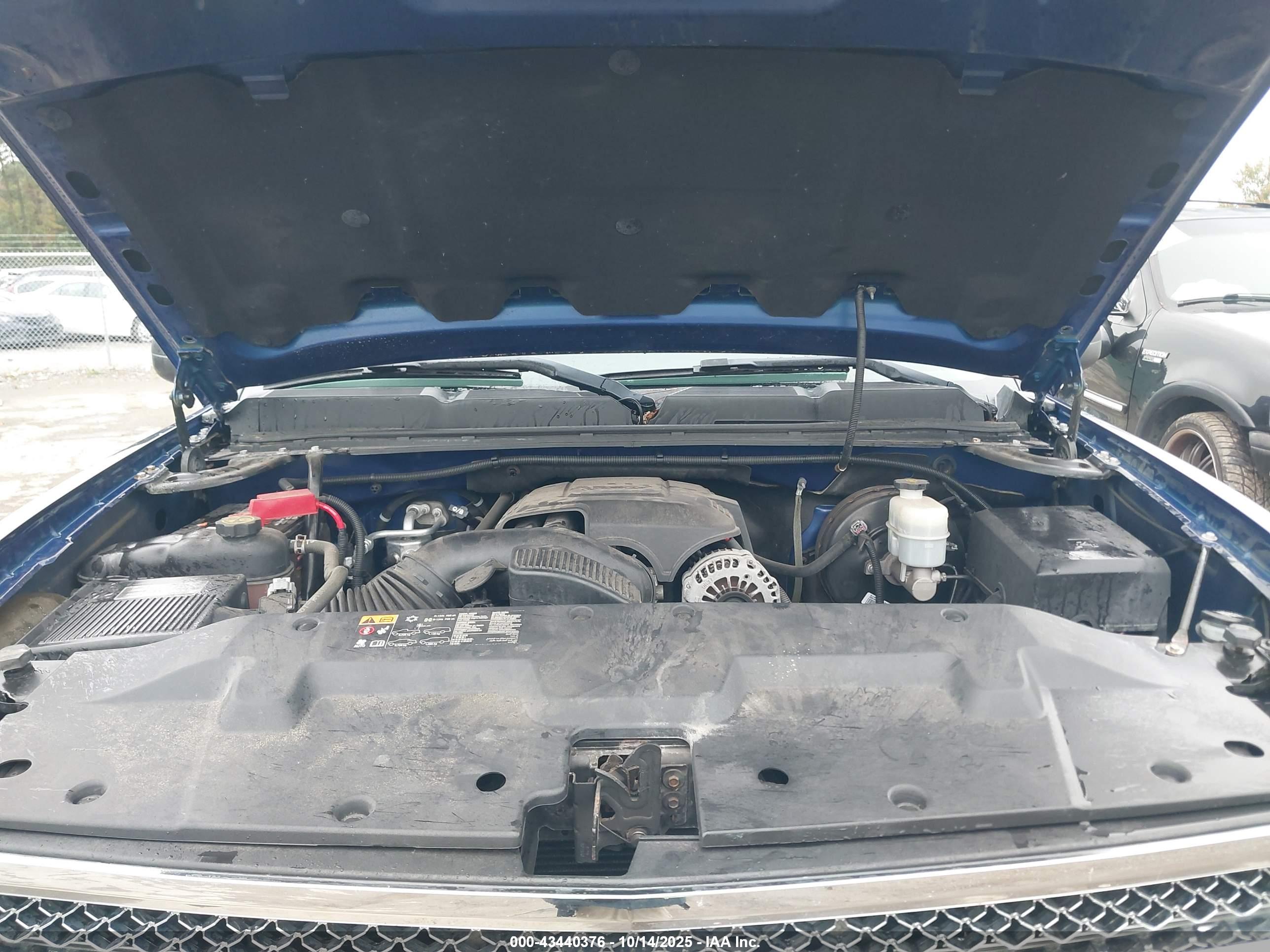 CHEVROLET SILVERADO image 10