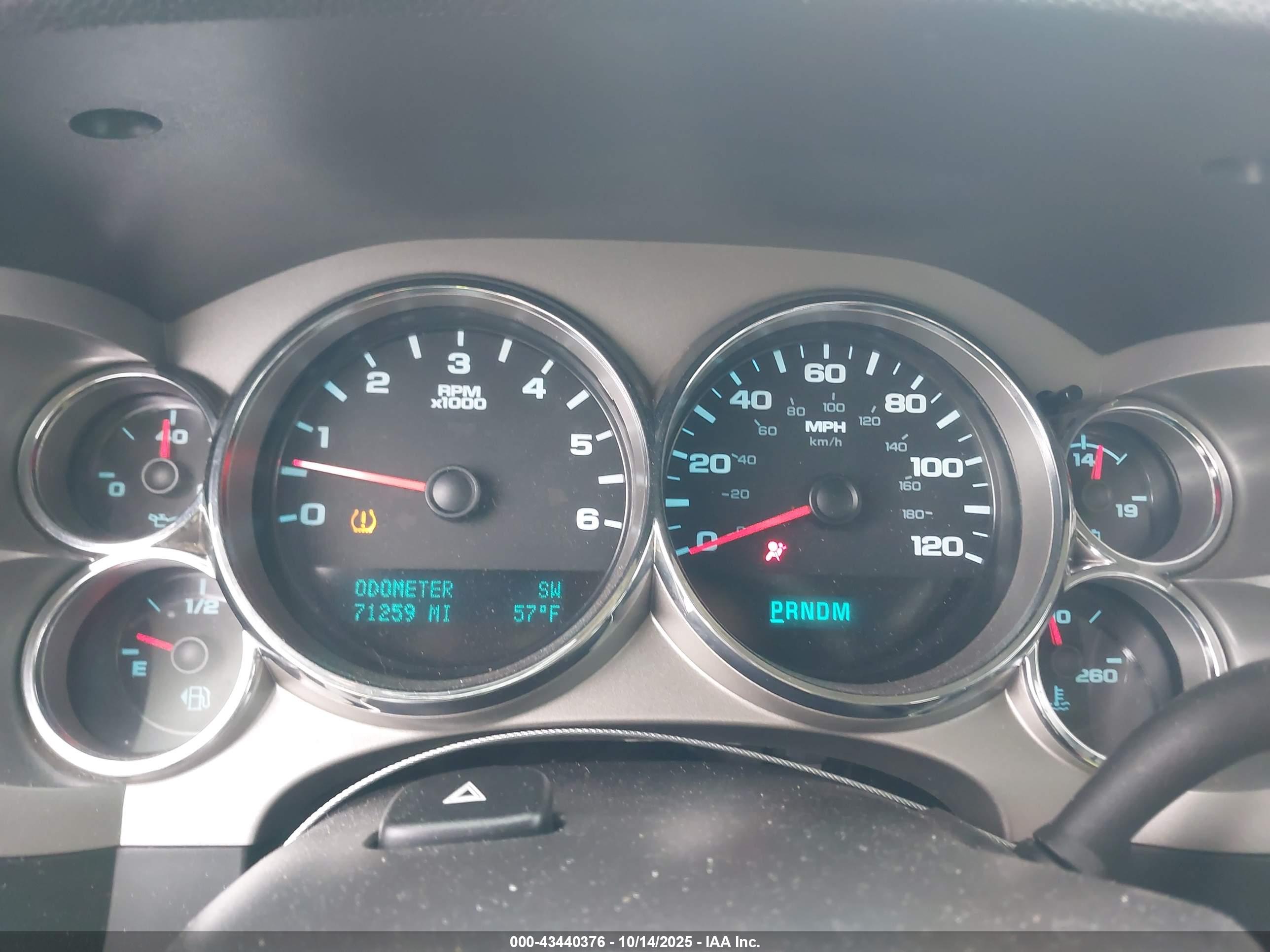 CHEVROLET SILVERADO image 7