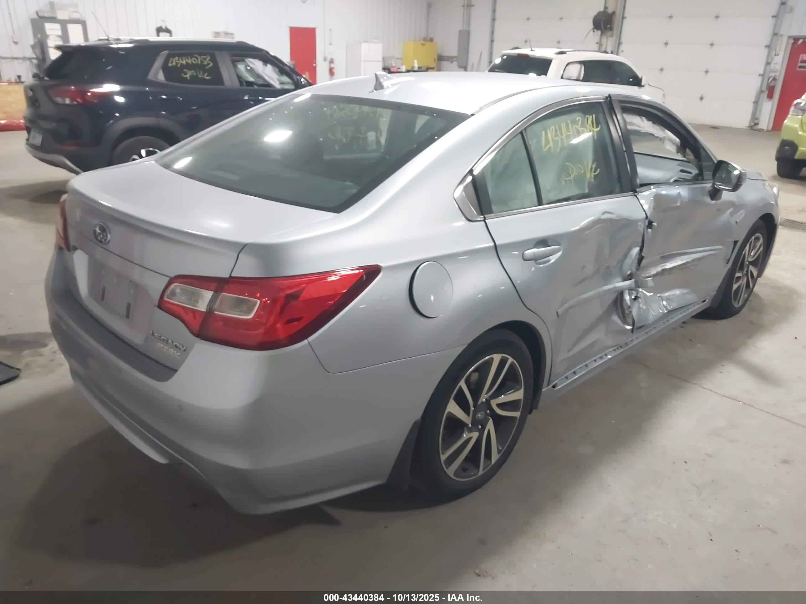 SUBARU LEGACY image 4