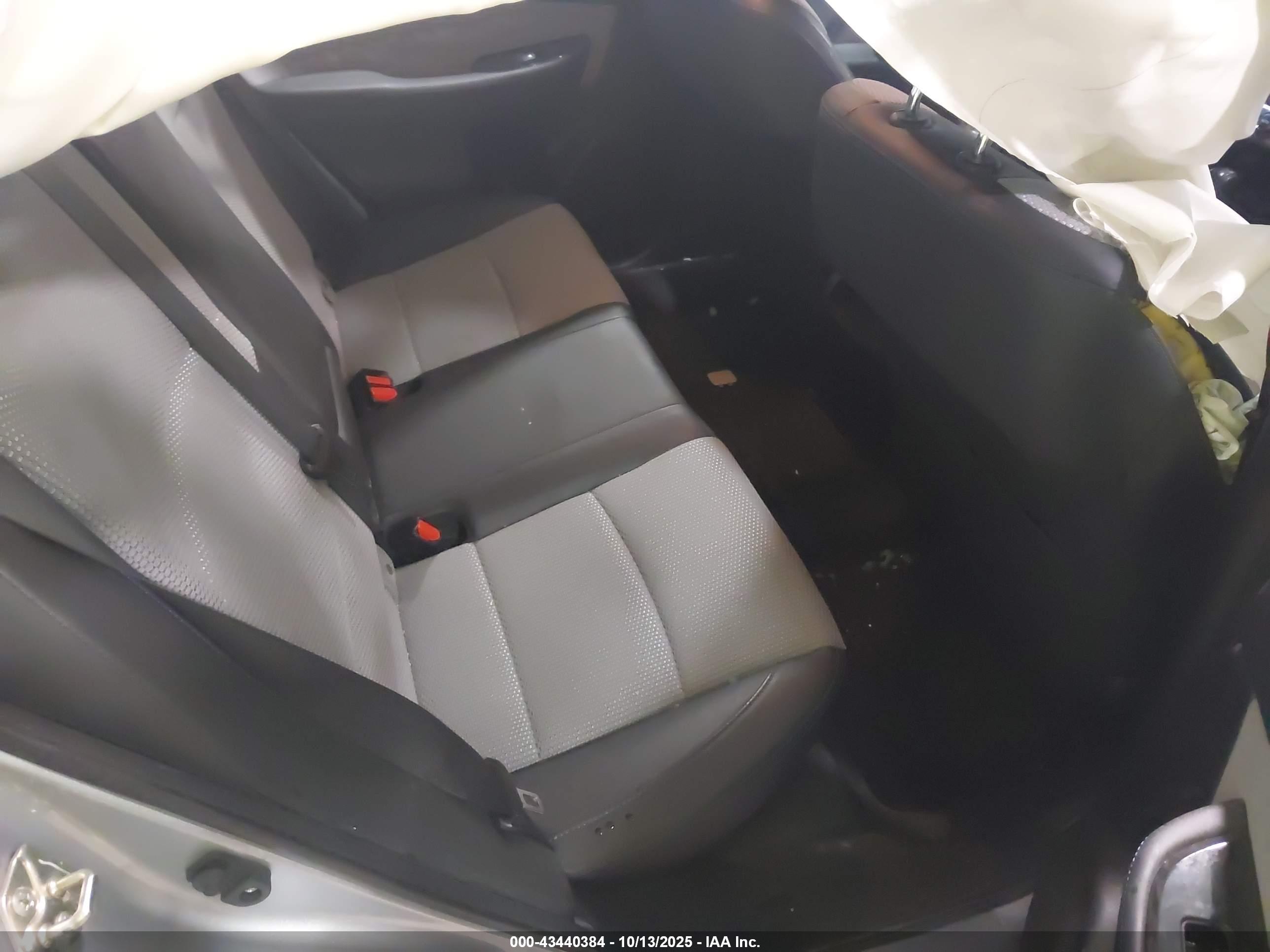 SUBARU LEGACY image 8