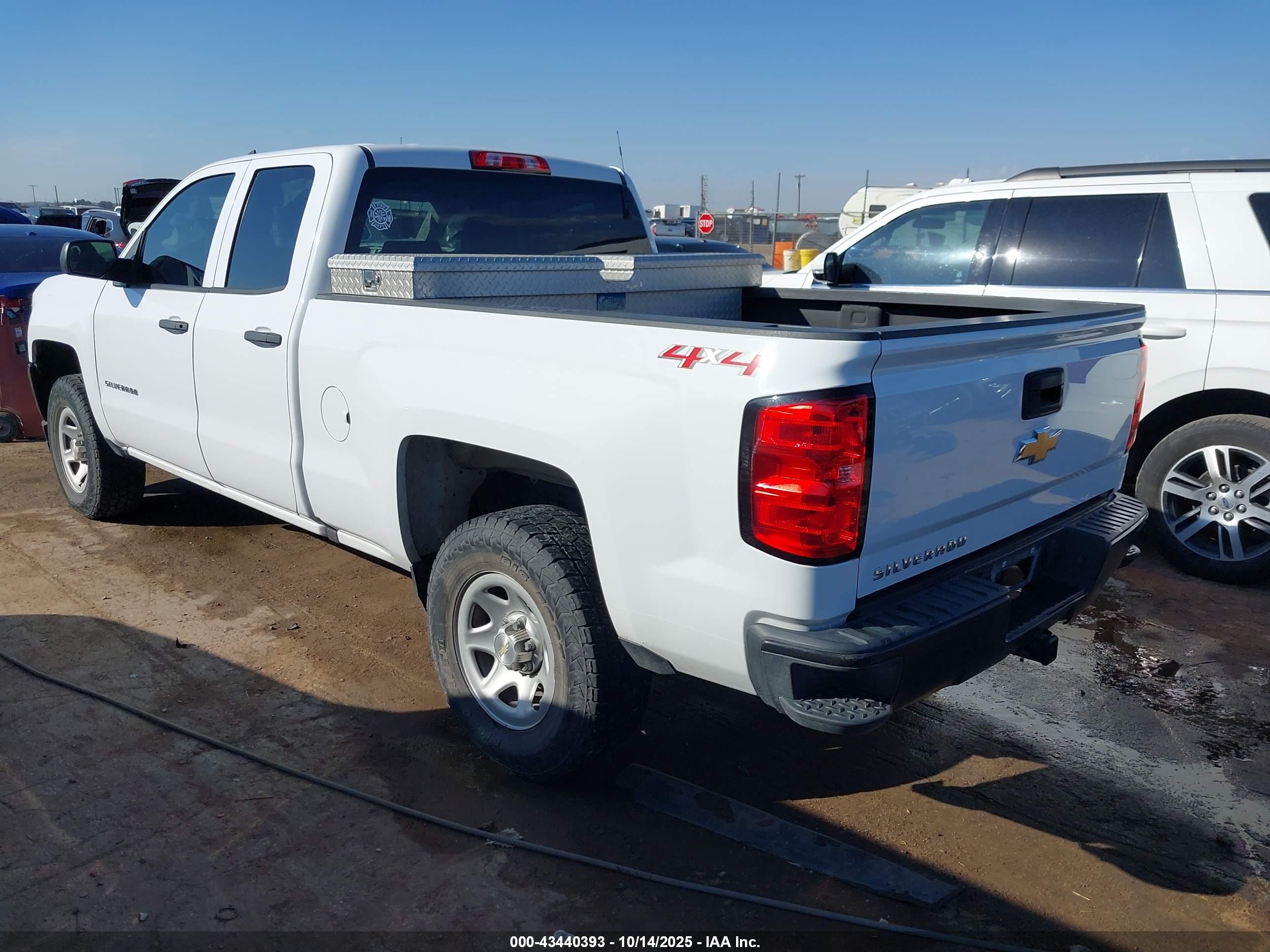 CHEVROLET SILVERADO image 3