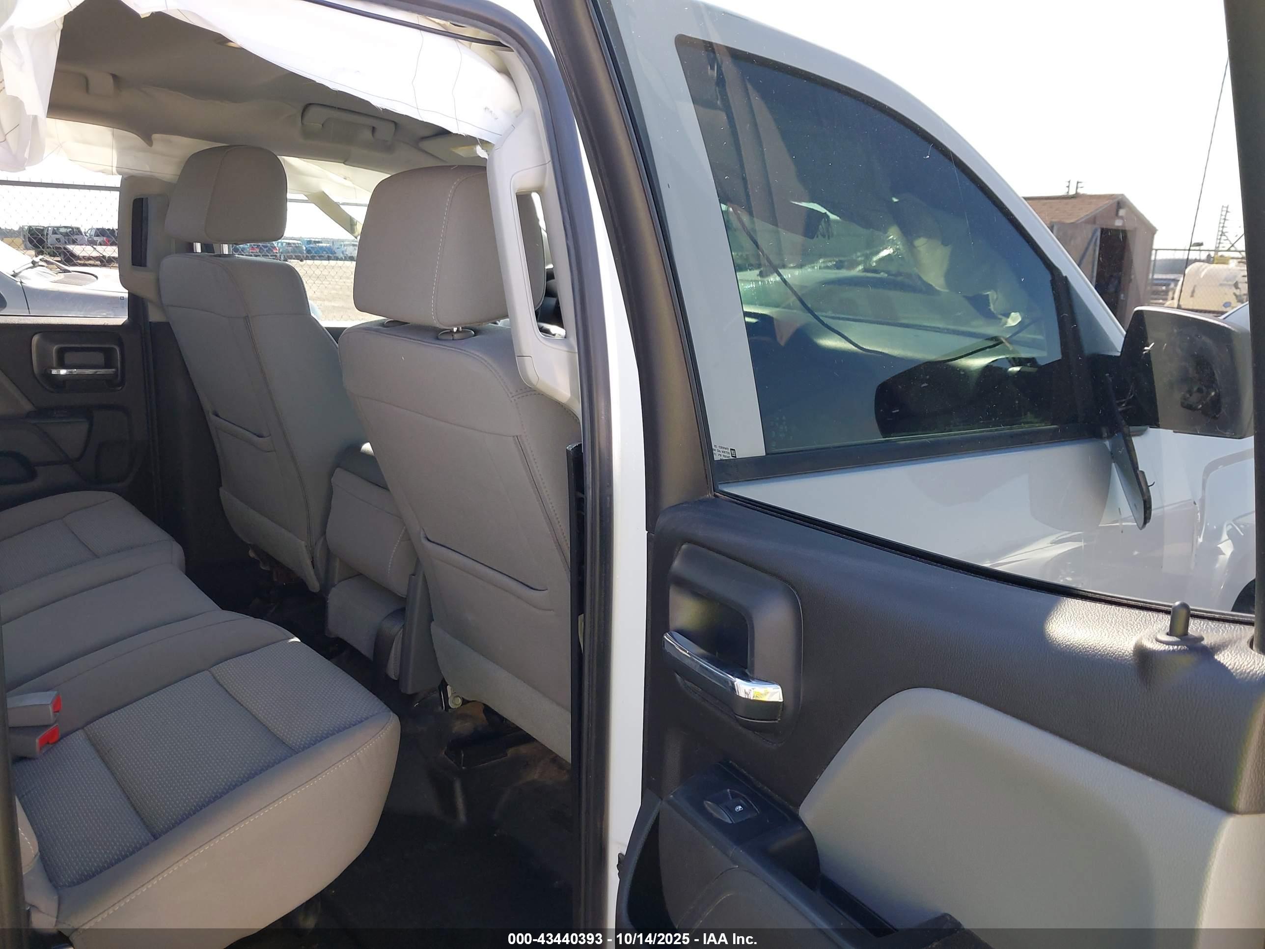 CHEVROLET SILVERADO image 8