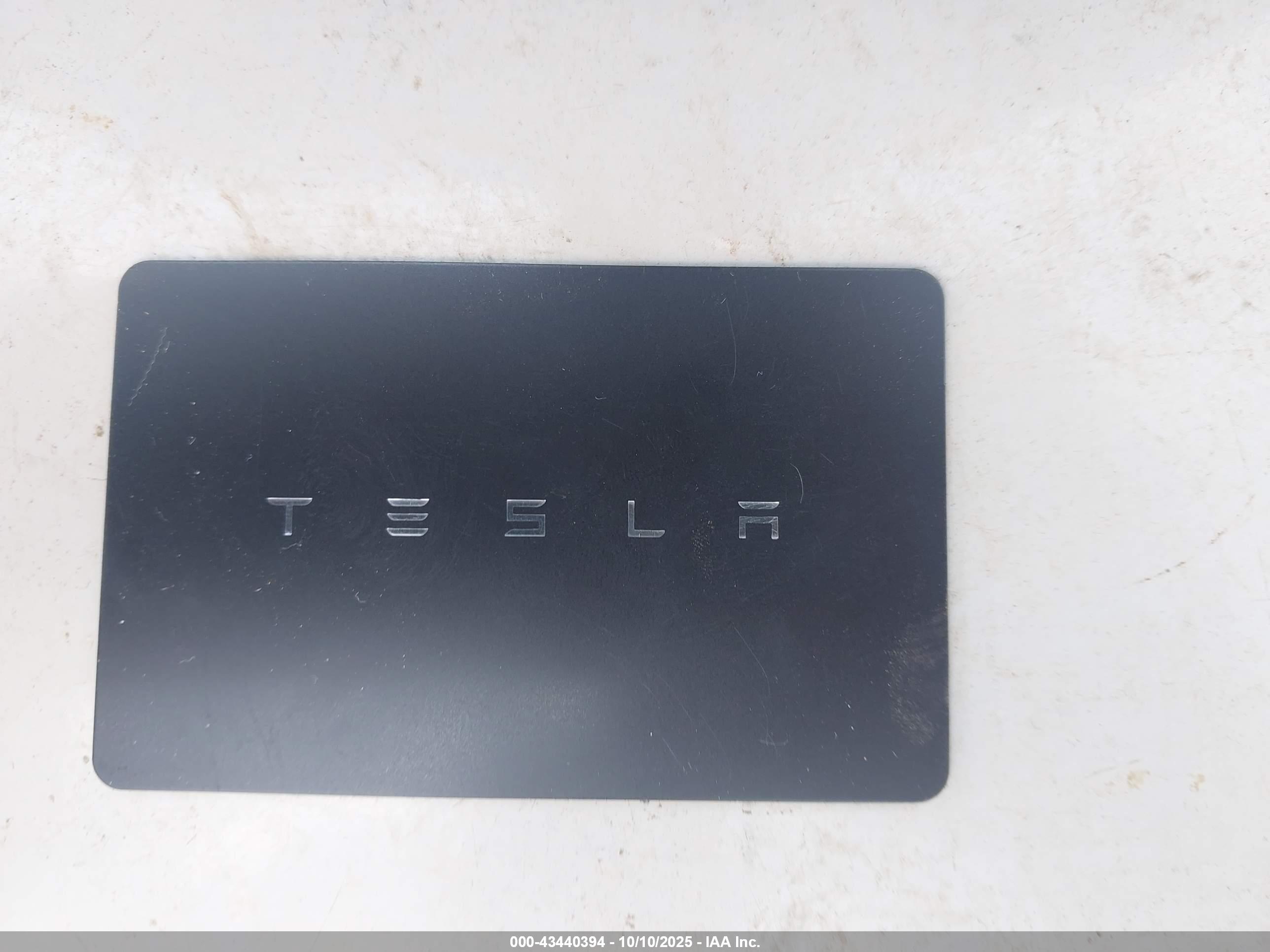TESLA CYBERTRUCK image 11