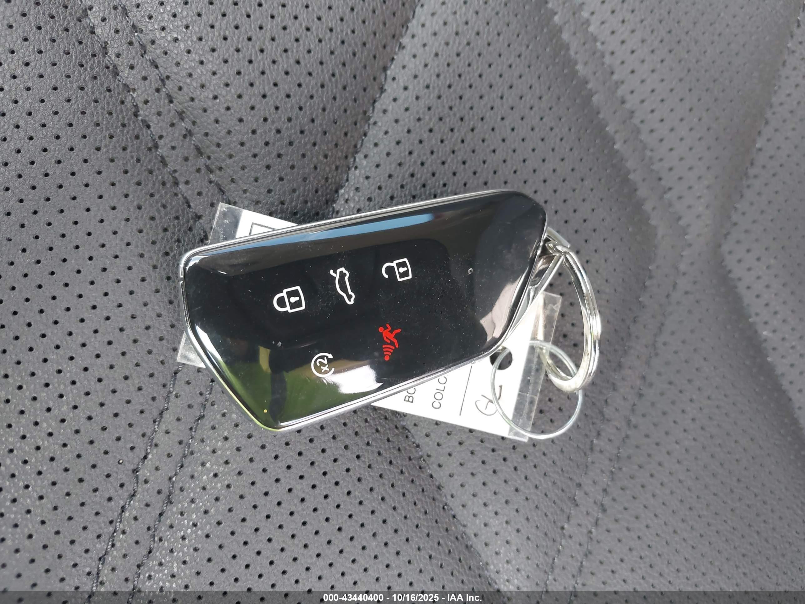 VOLKSWAGEN ATLAS image 11