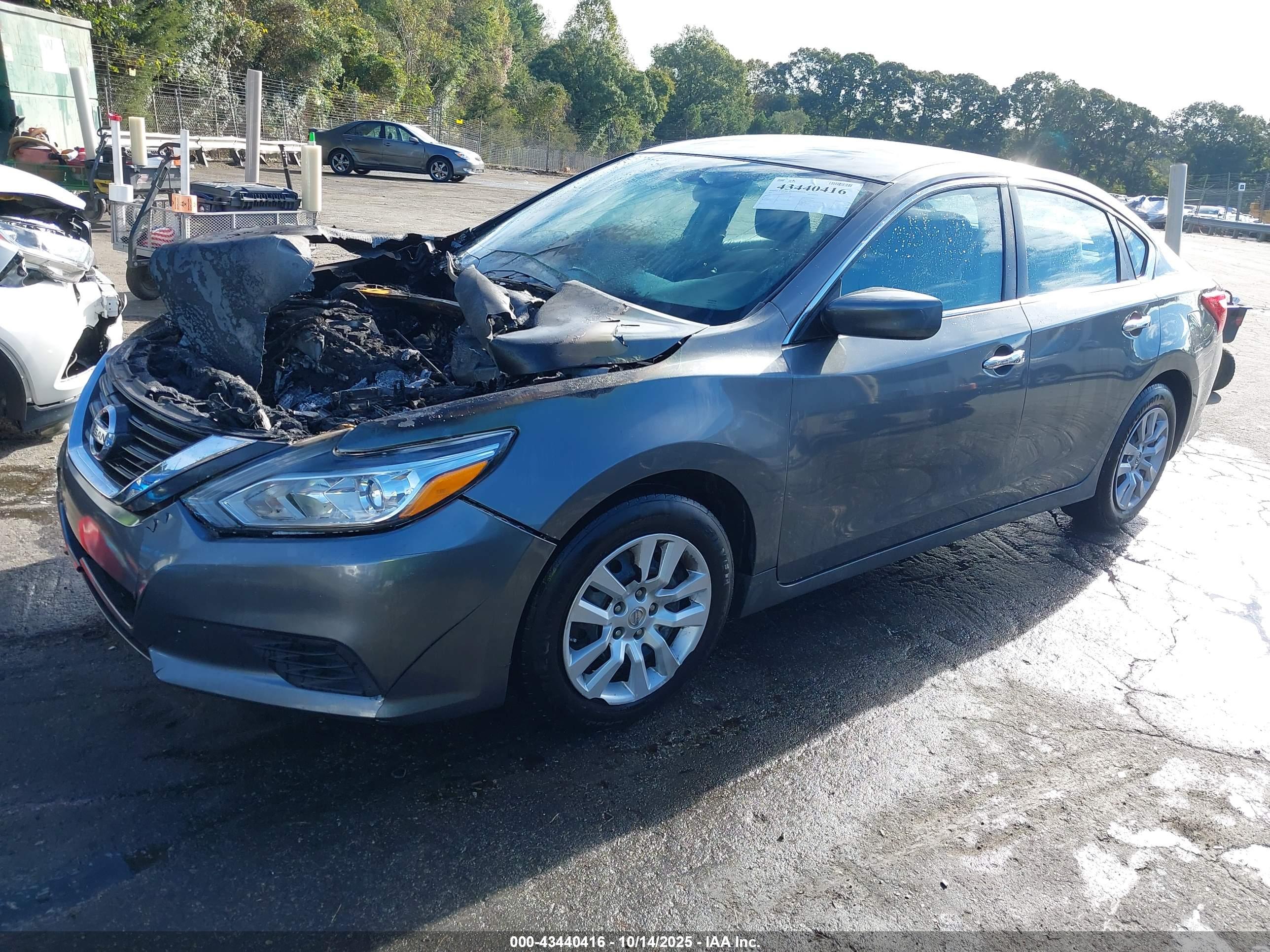 NISSAN ALTIMA image 2