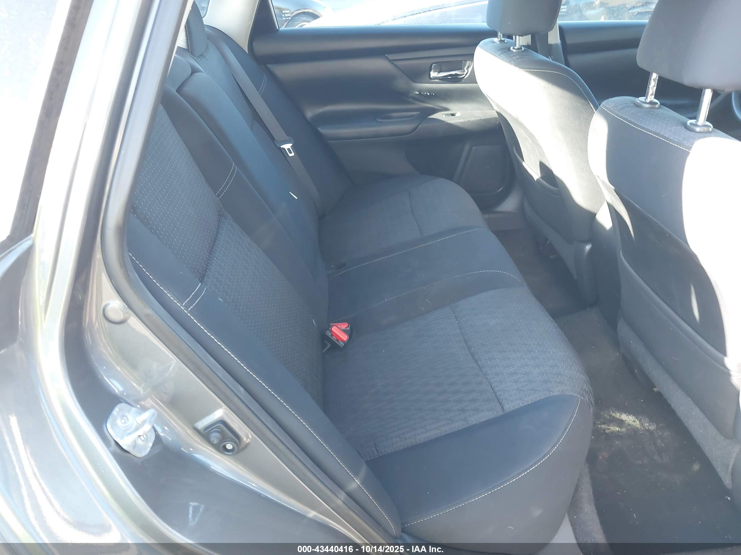 NISSAN ALTIMA image 8