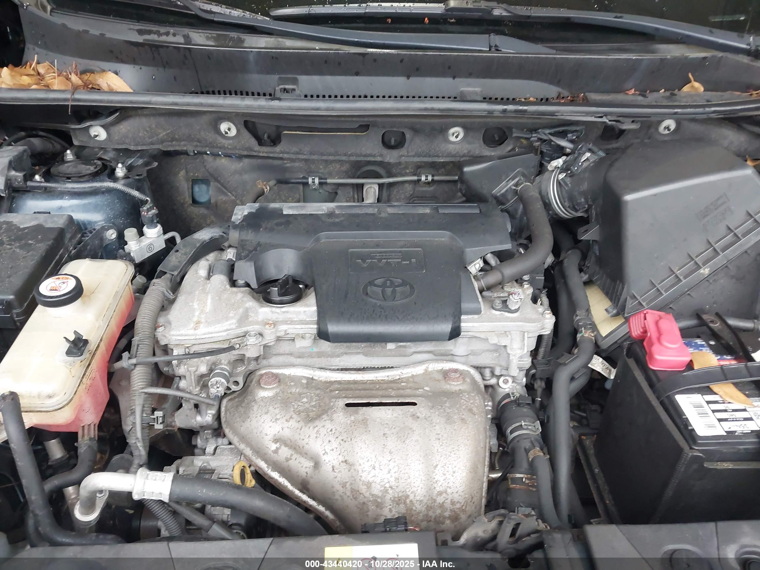 TOYOTA RAV4 image 10