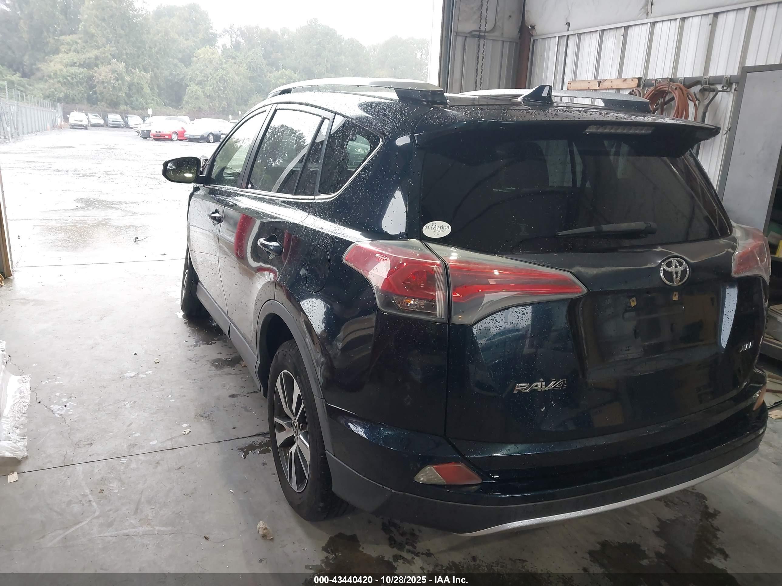 TOYOTA RAV4 image 3