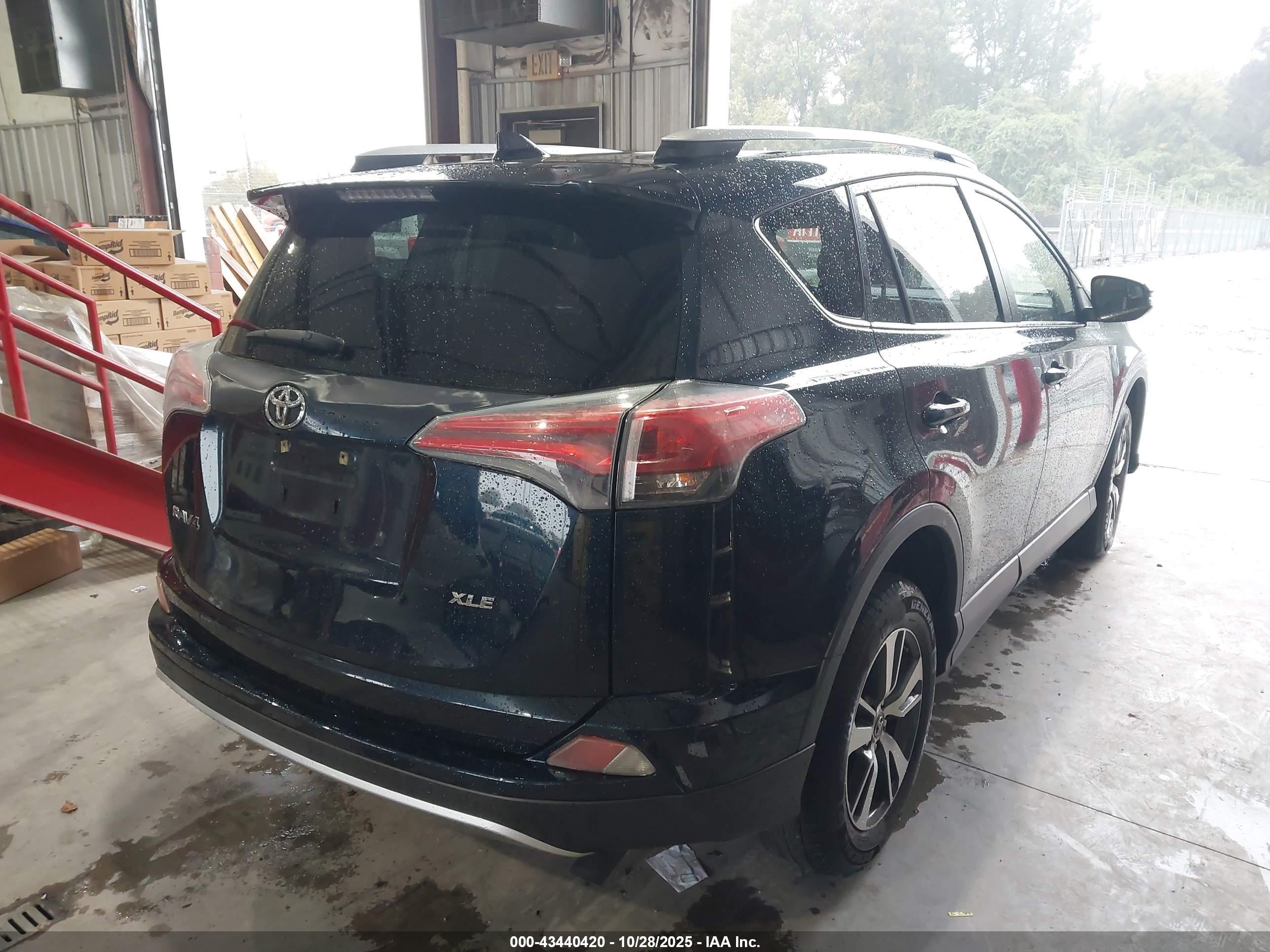 TOYOTA RAV4 image 4