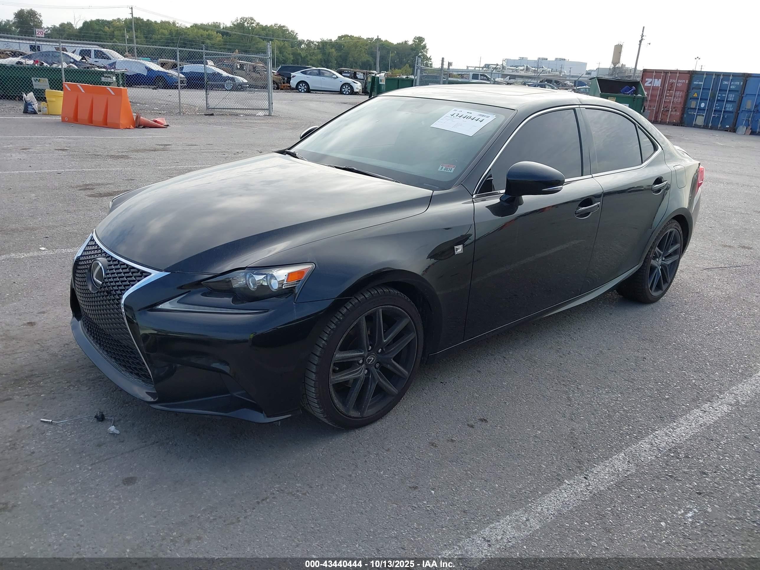 LEXUS IS image 2