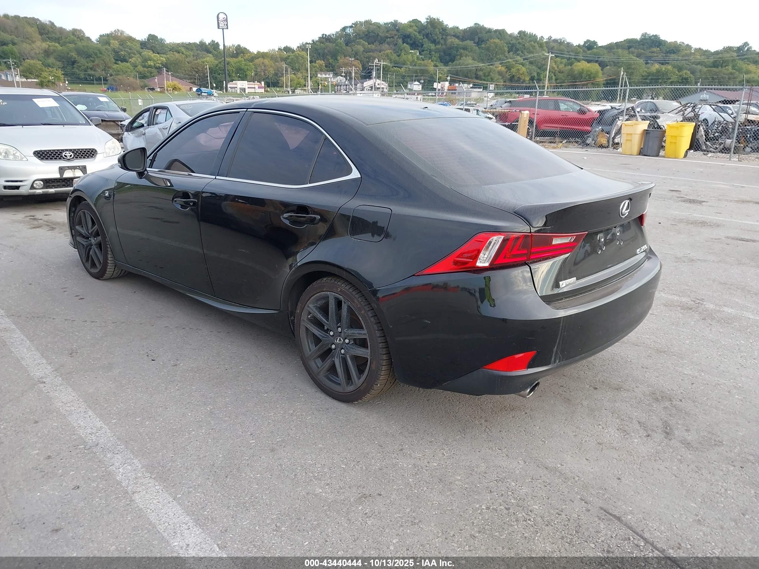 LEXUS IS image 3