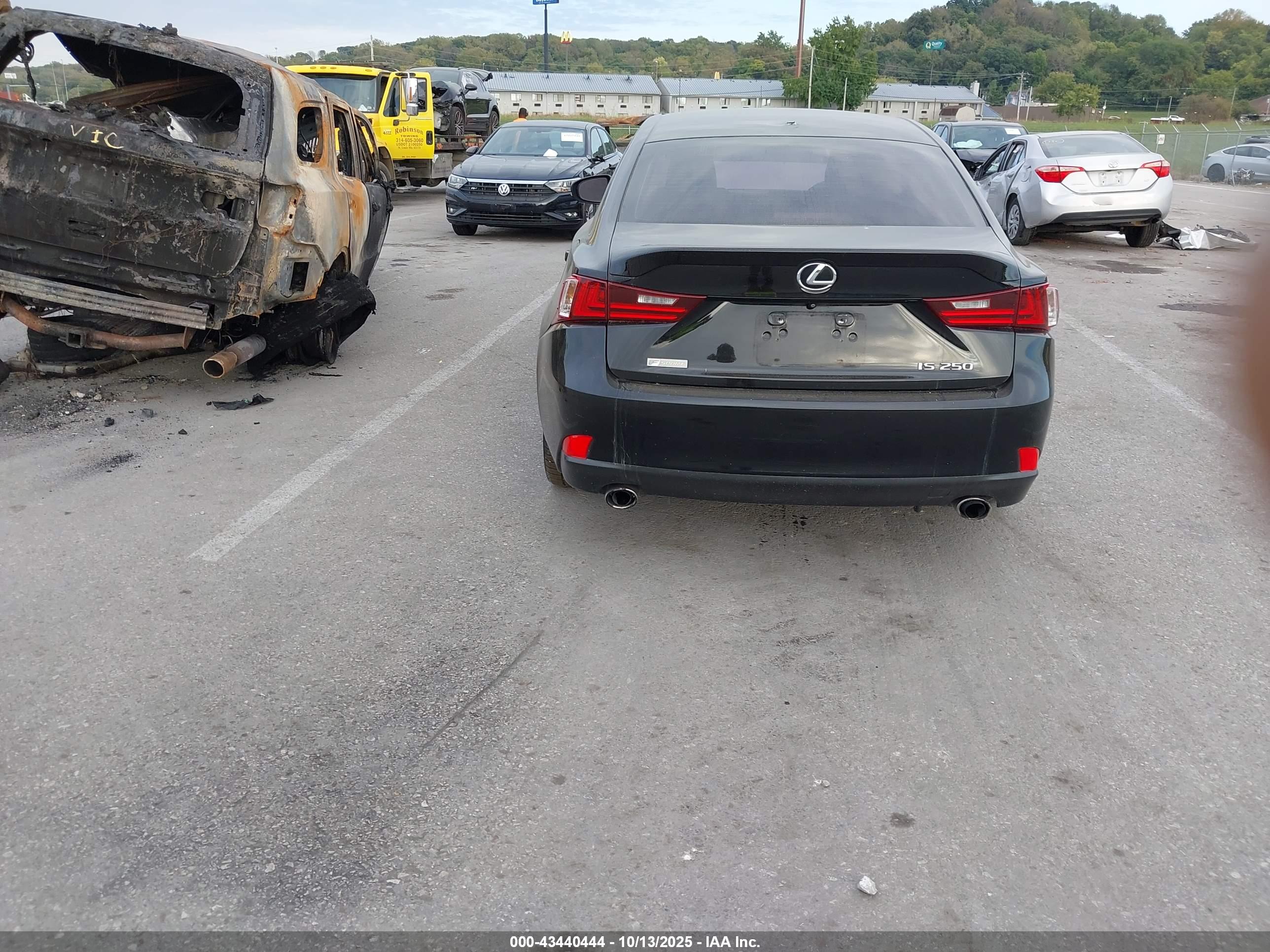 LEXUS IS image 6