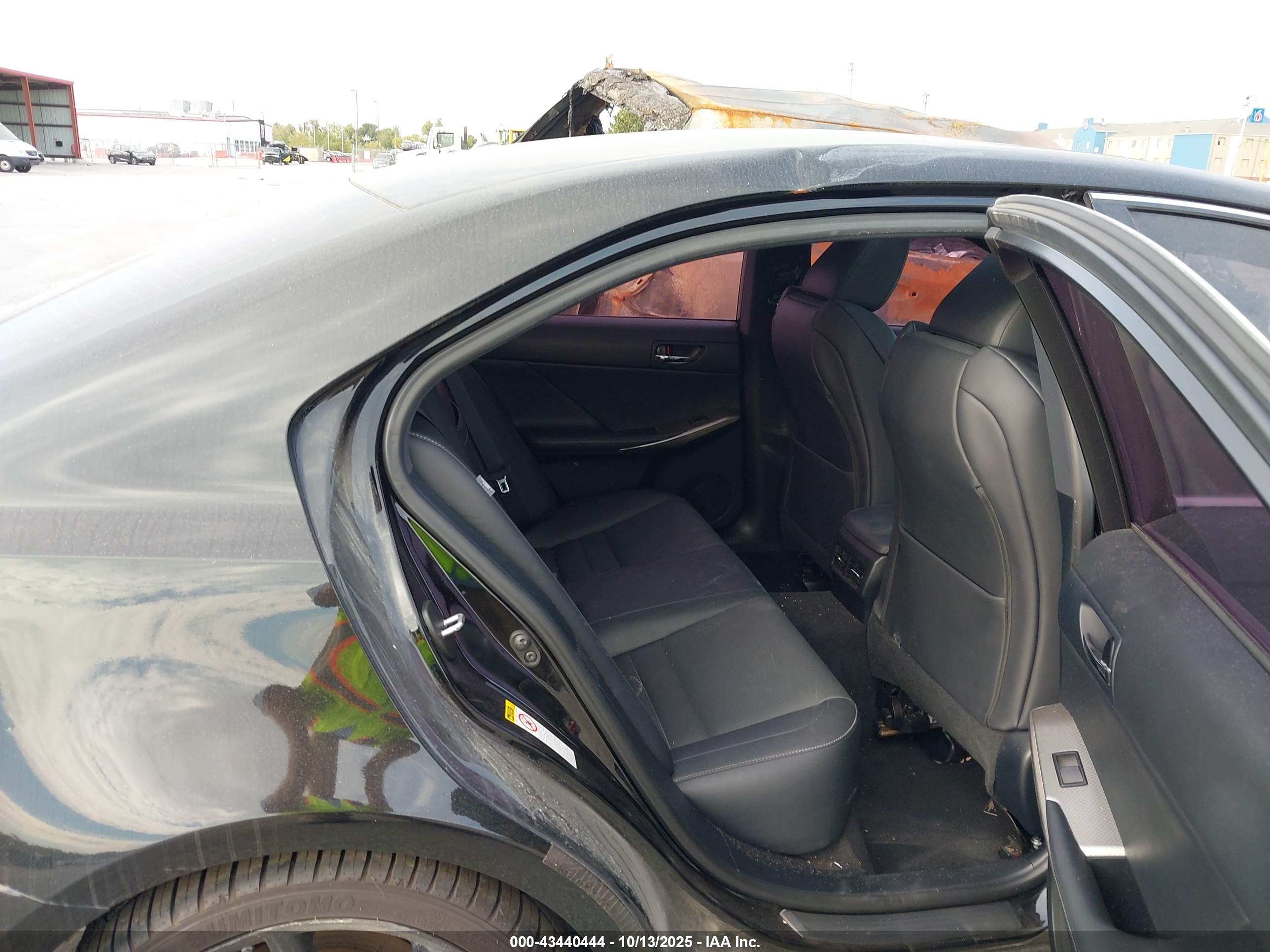 LEXUS IS image 8