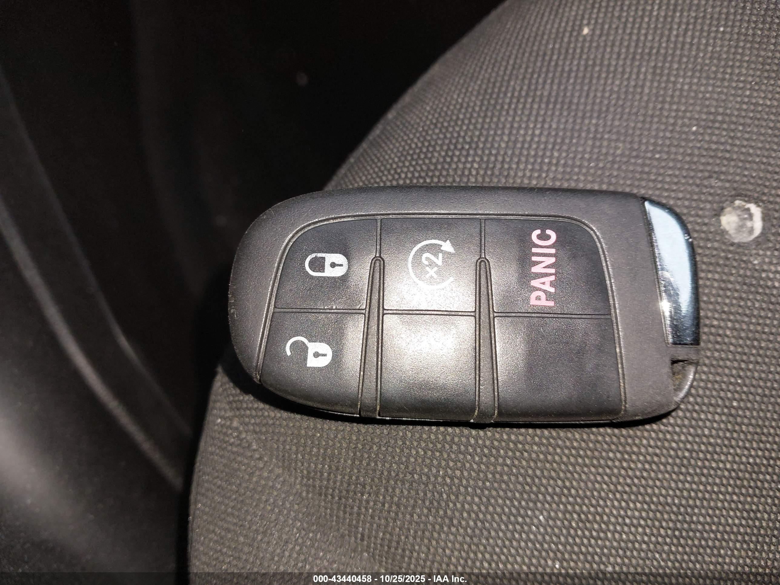 JEEP RENEGADE image 11