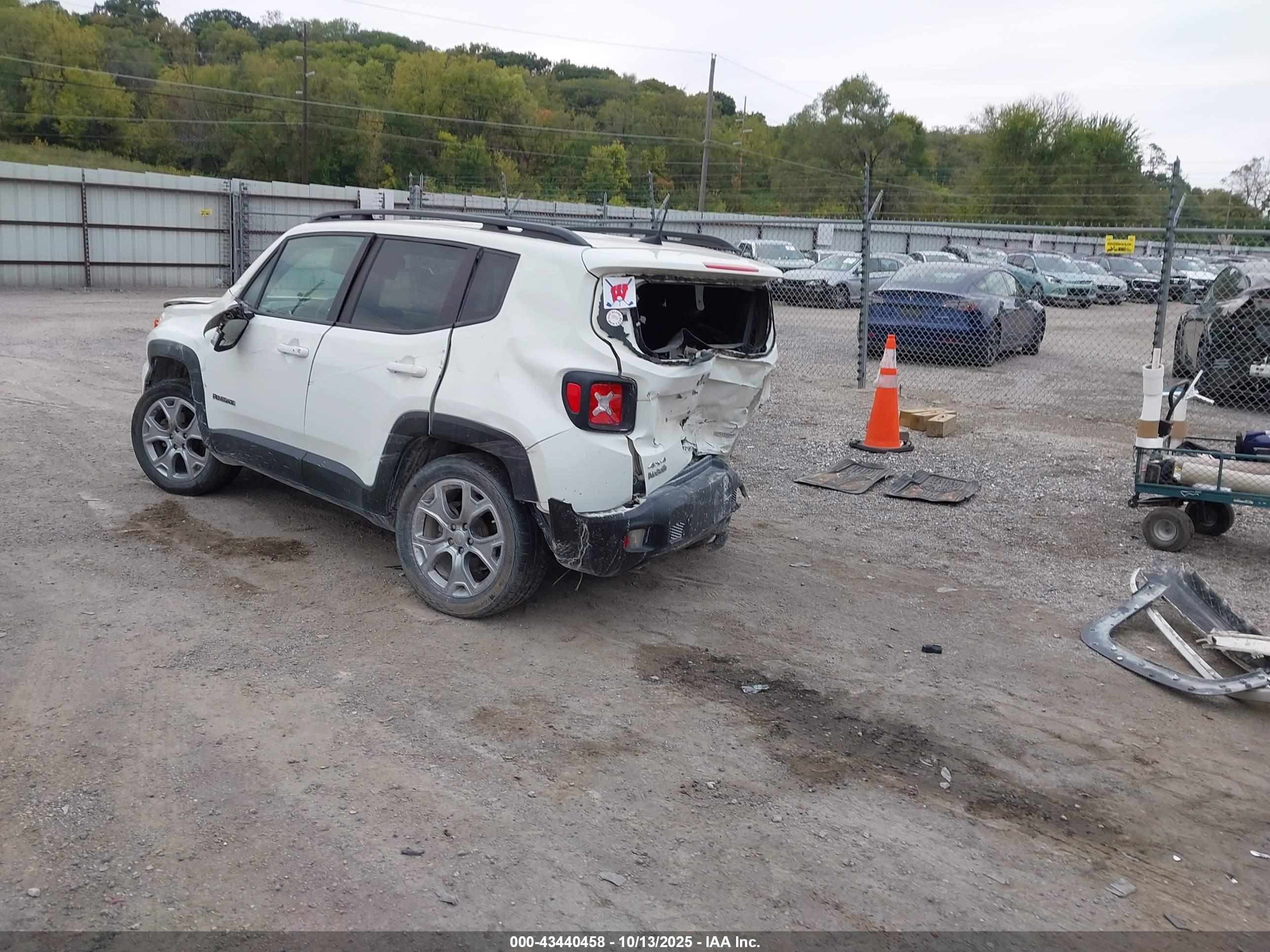 JEEP RENEGADE image 3