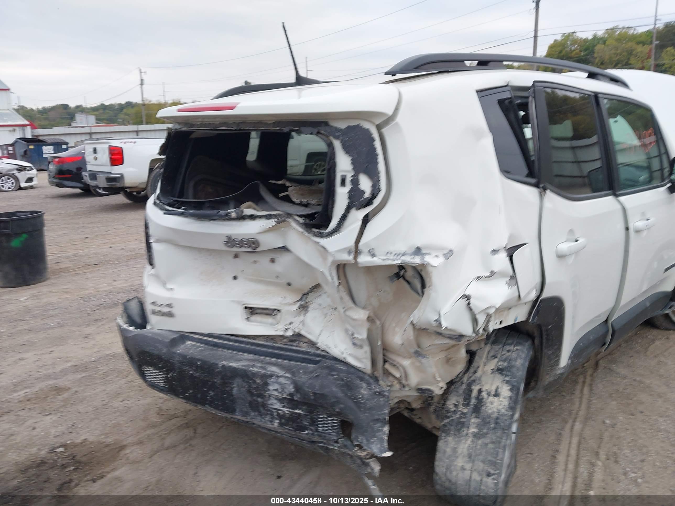 JEEP RENEGADE image 6