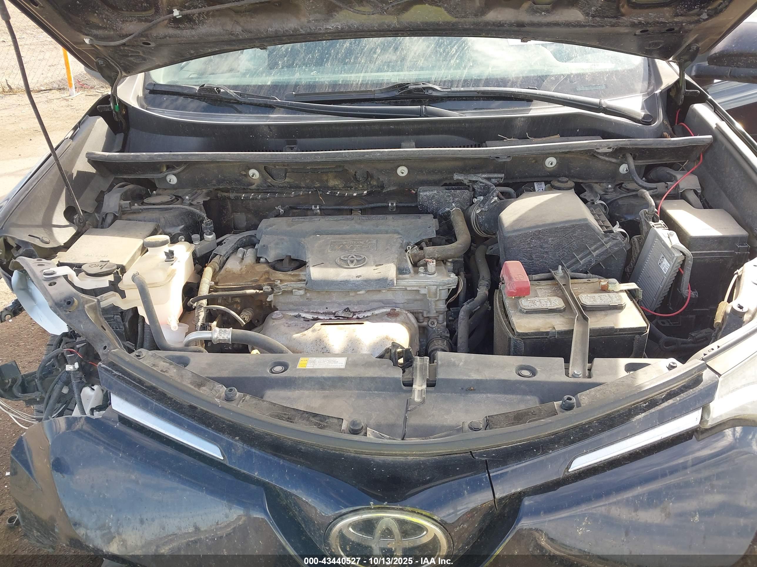 TOYOTA RAV4 image 10