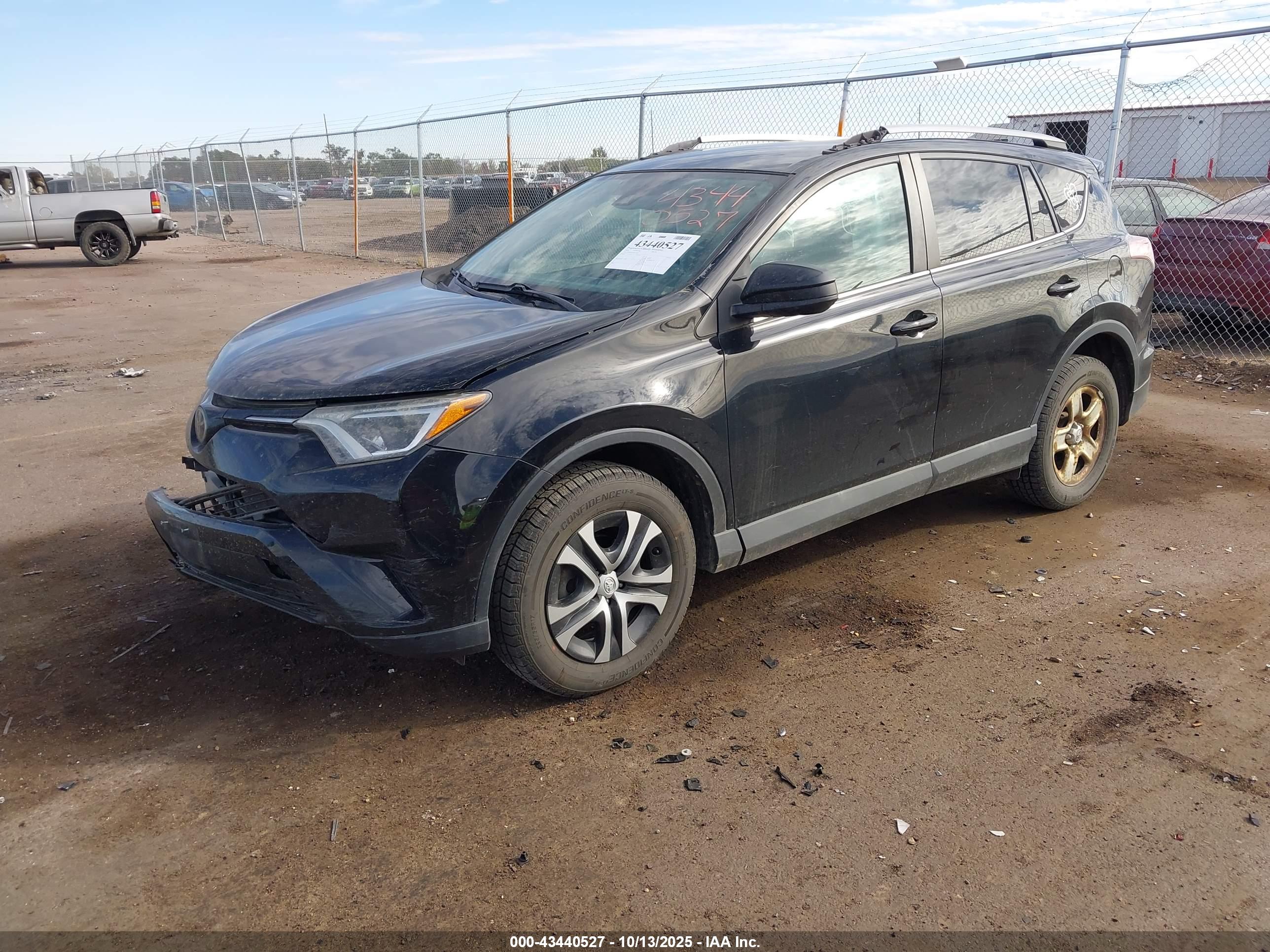 TOYOTA RAV4 image 2