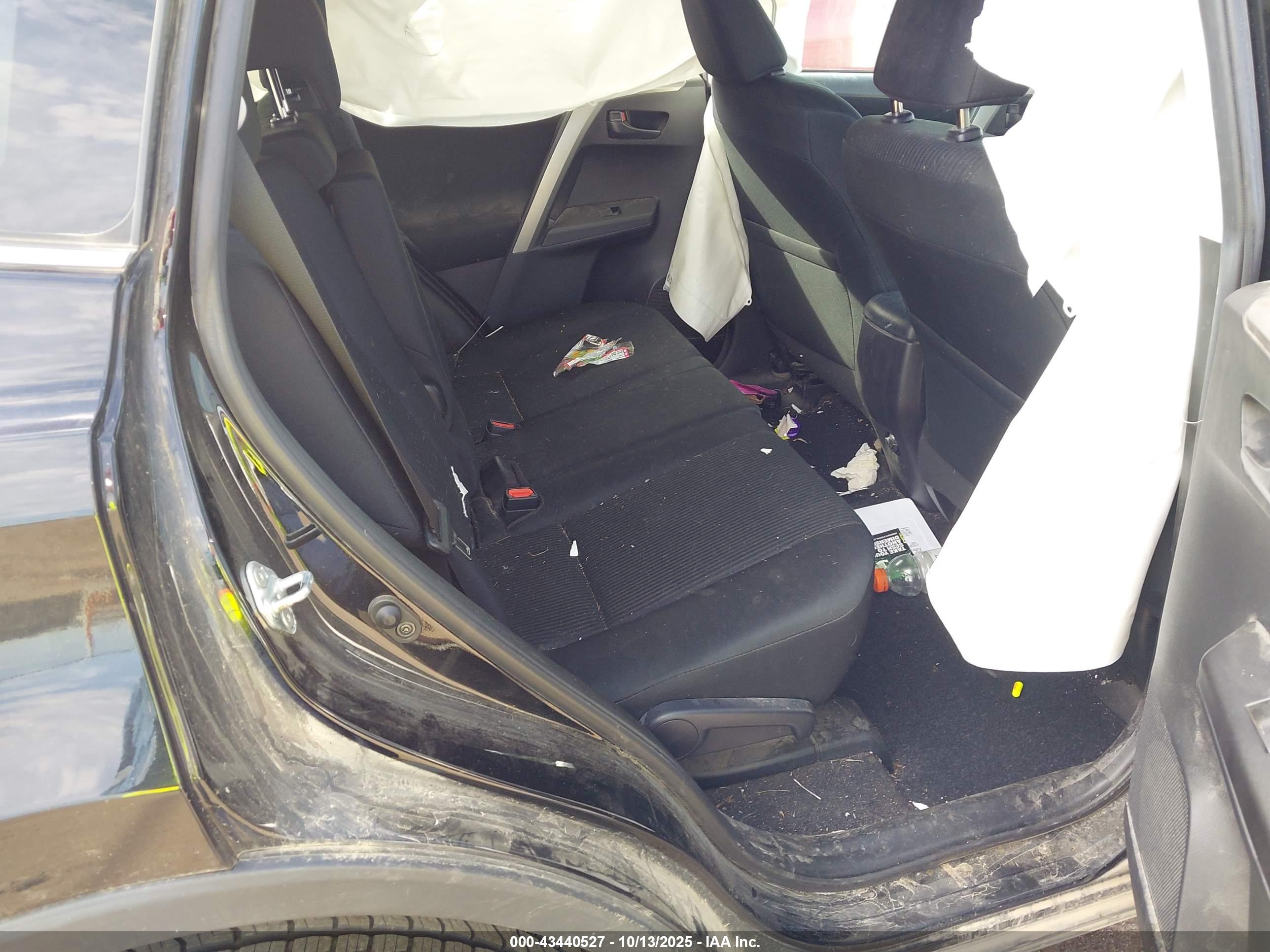 TOYOTA RAV4 image 8