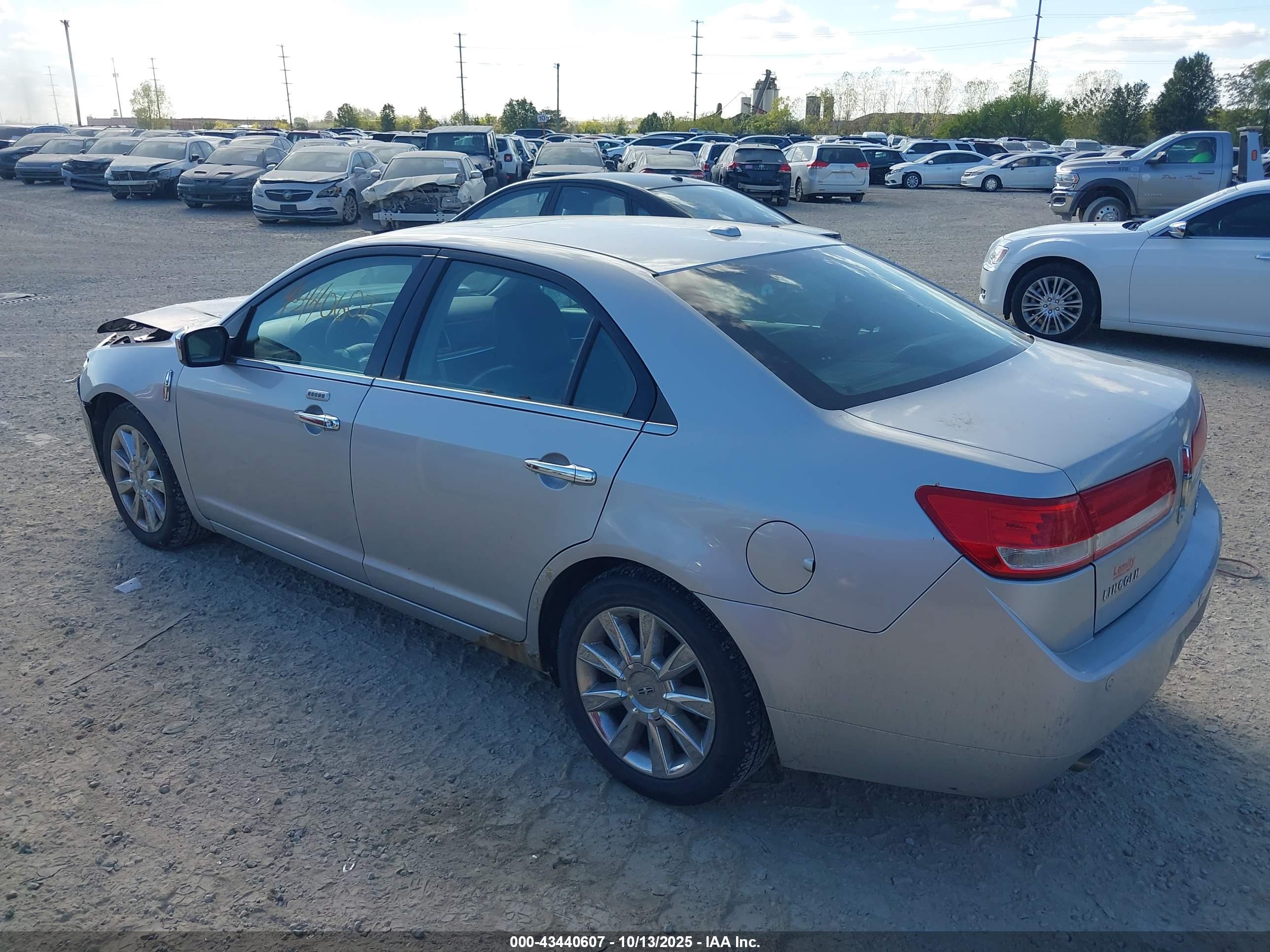 LINCOLN MKZ image 3