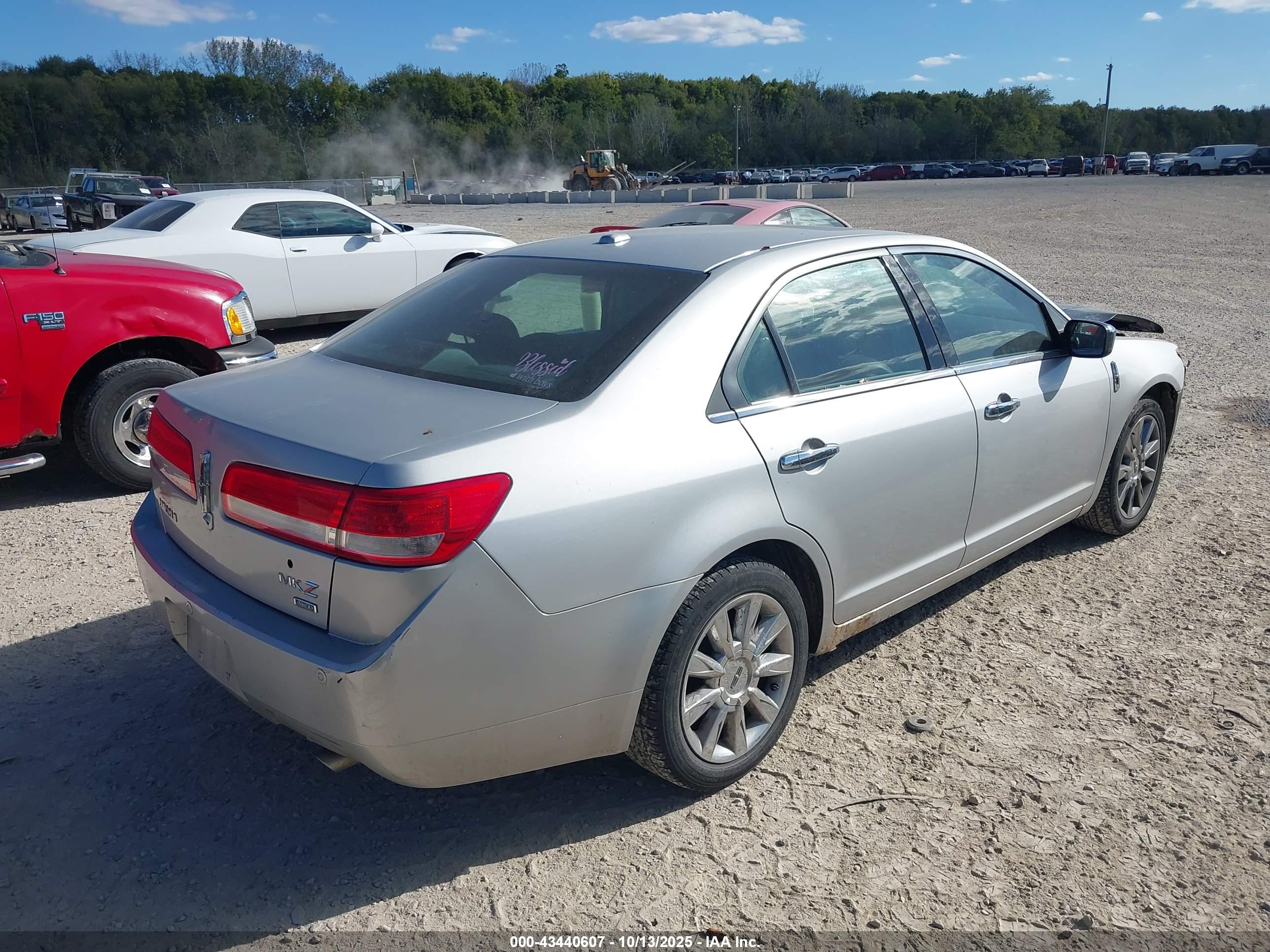 LINCOLN MKZ image 4
