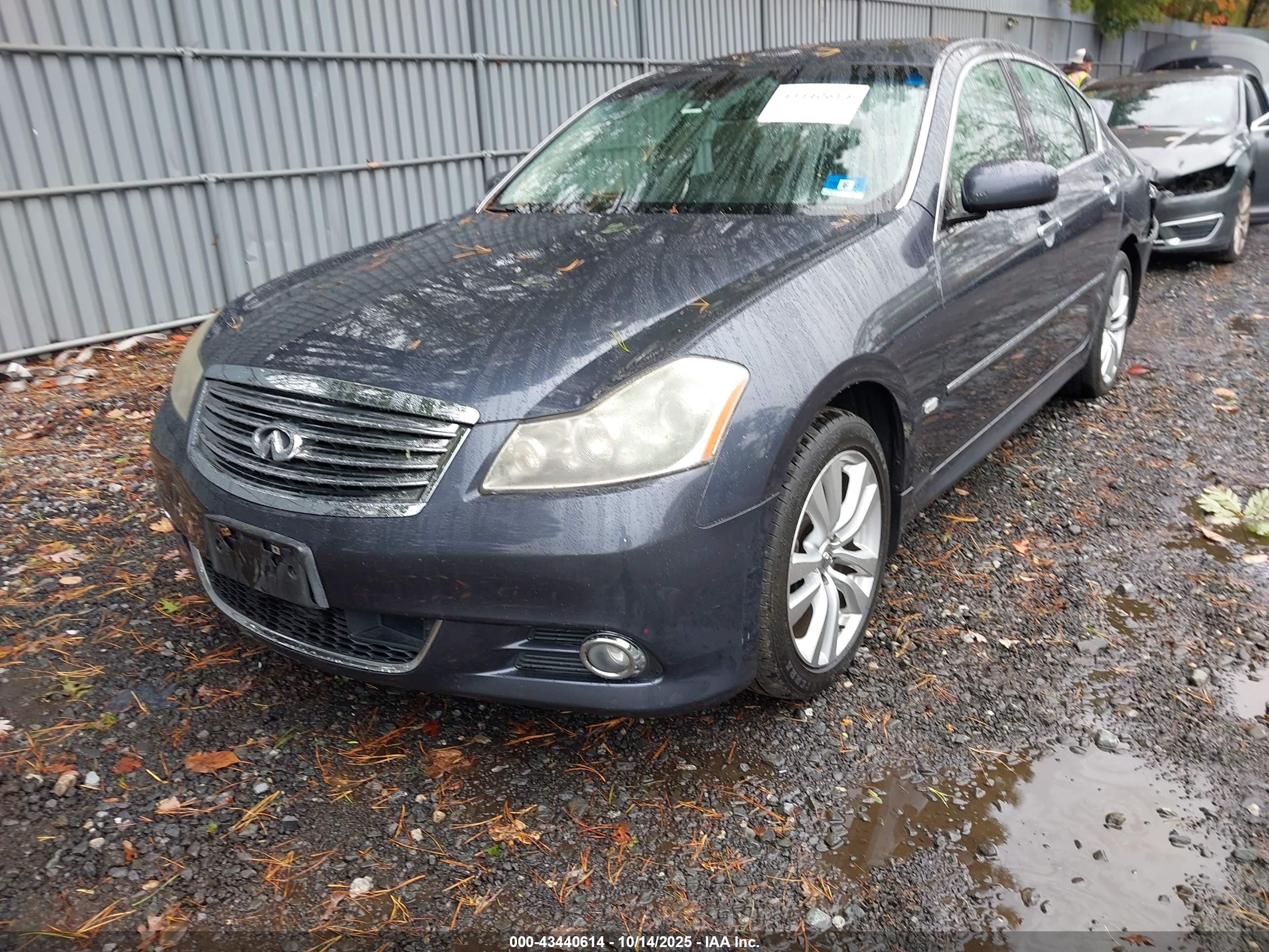 INFINITI M35X image 2