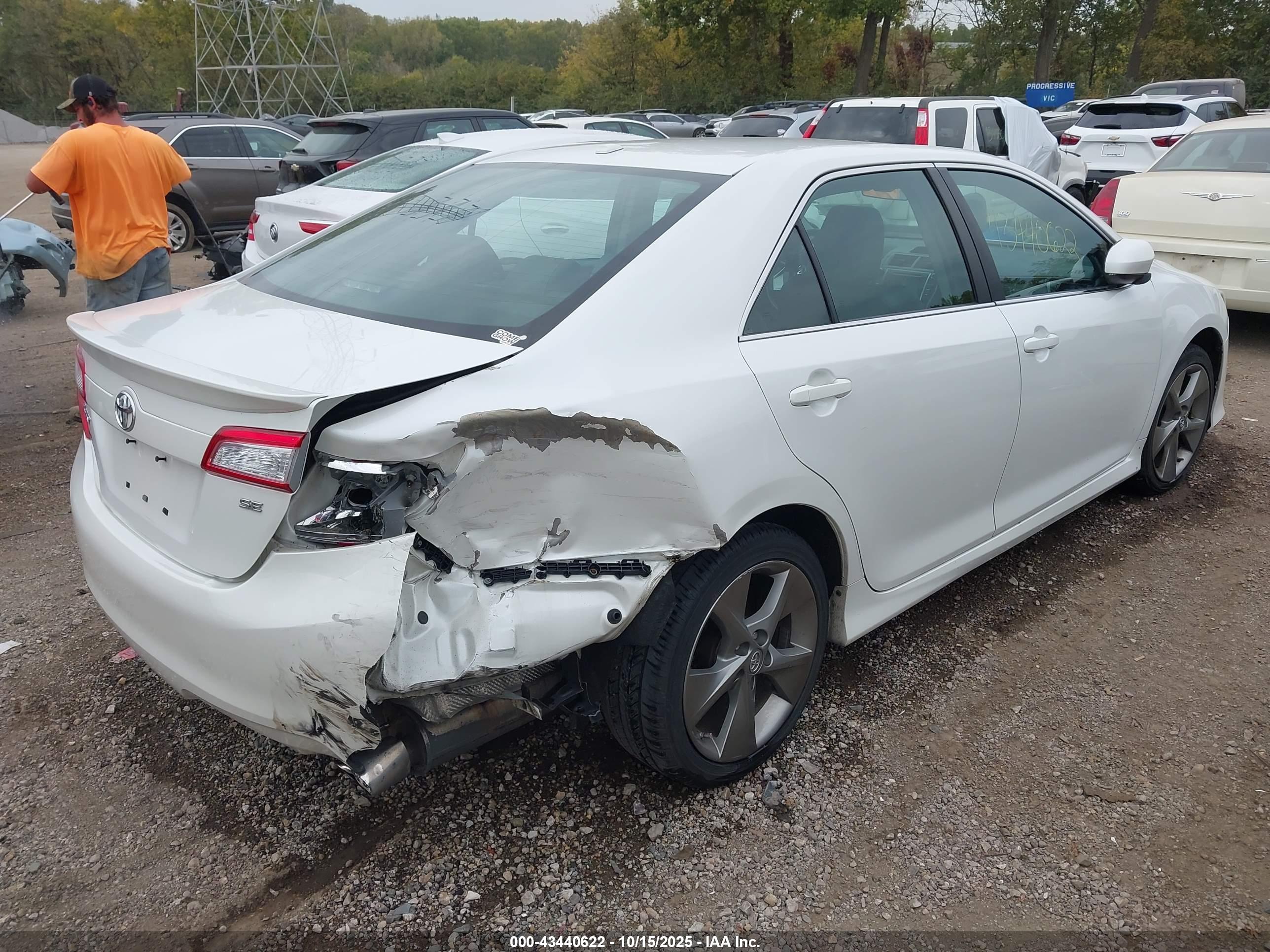 TOYOTA CAMRY image 4