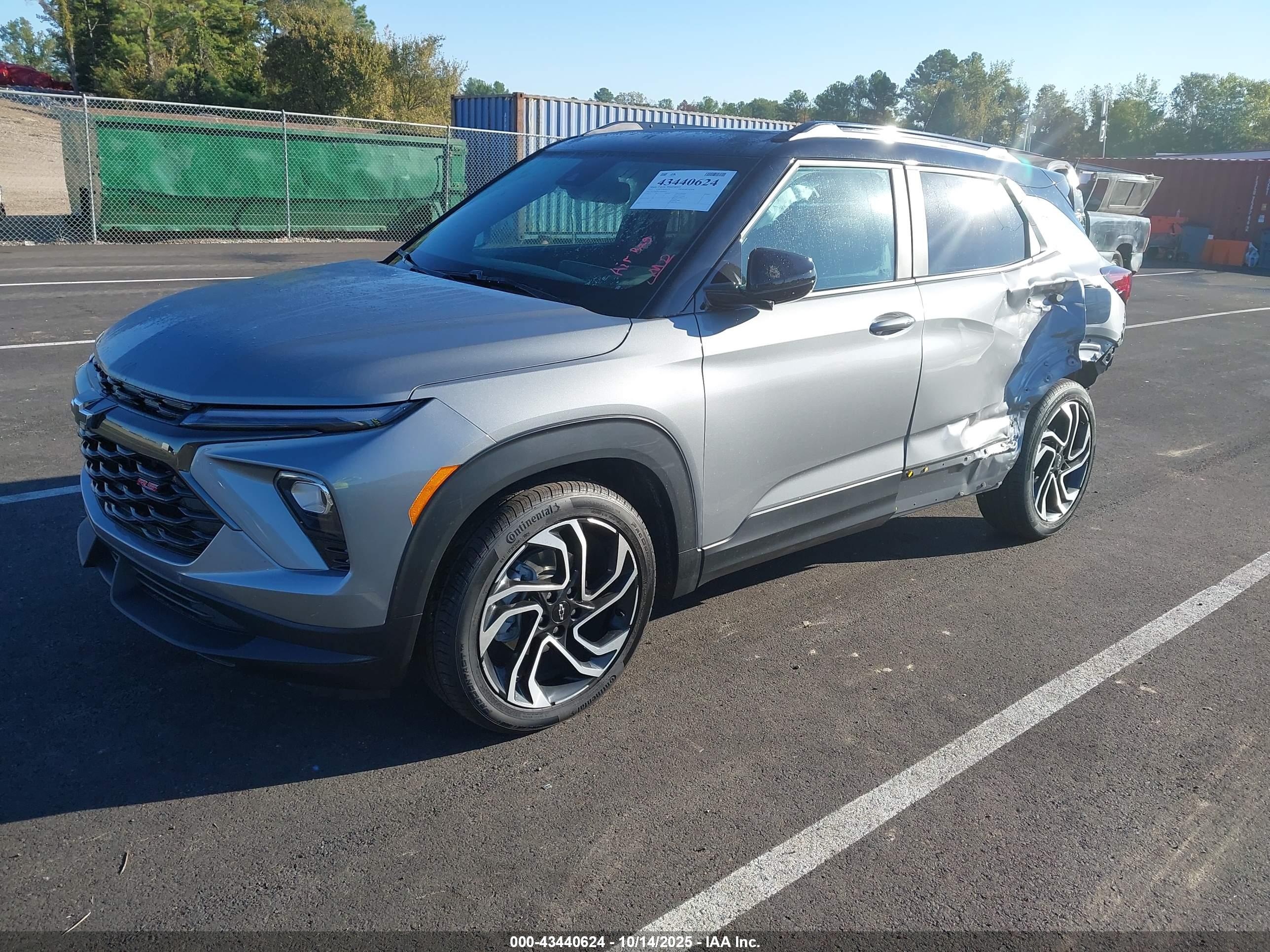 CHEVROLET TRAILBLAZER image 2