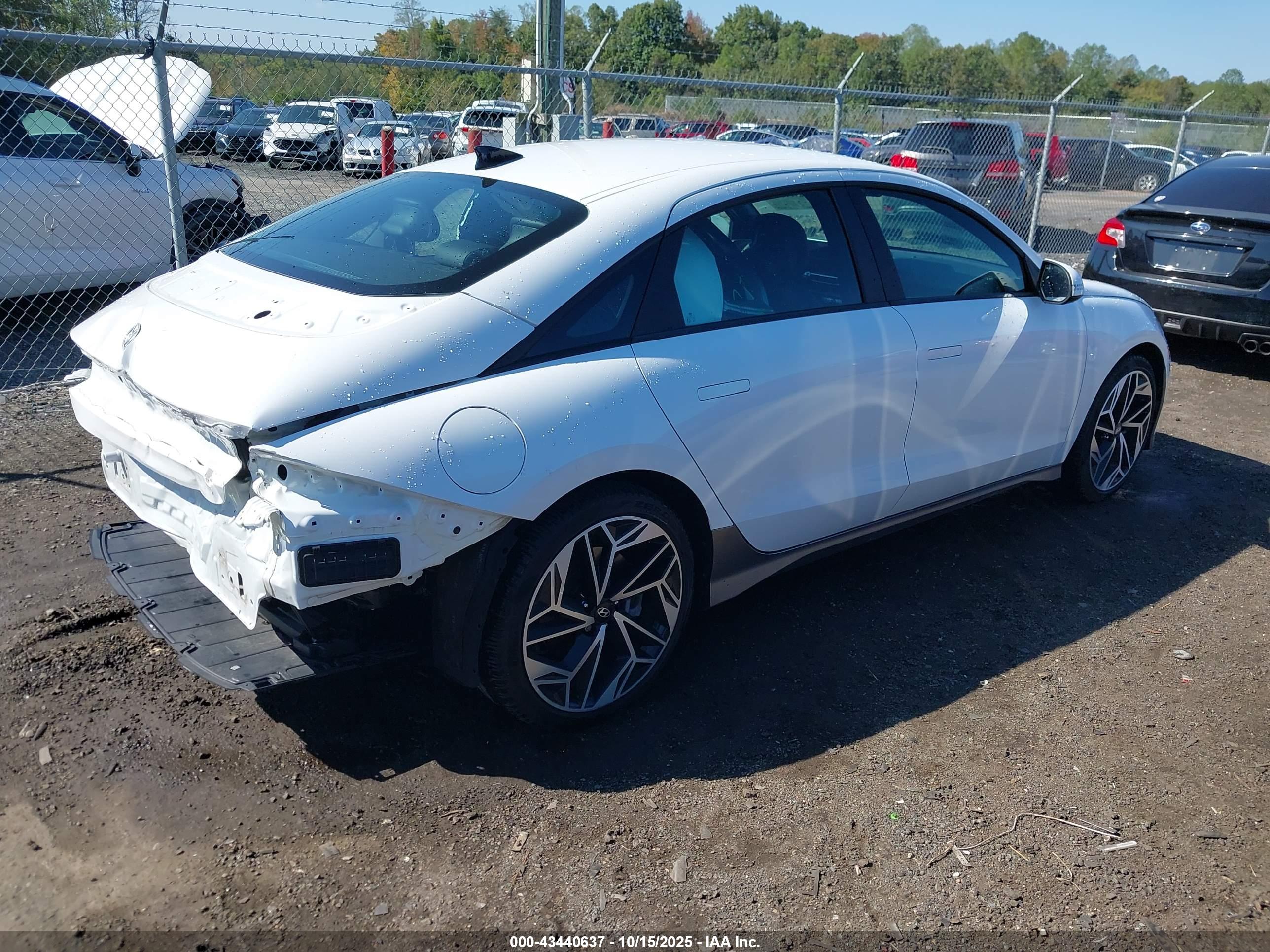 HYUNDAI IONIQ image 4